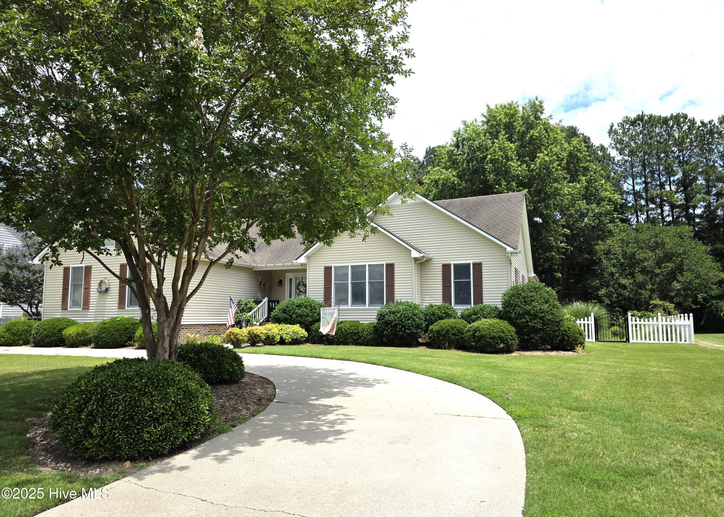 118 Golf Club Drive Property Photo 1