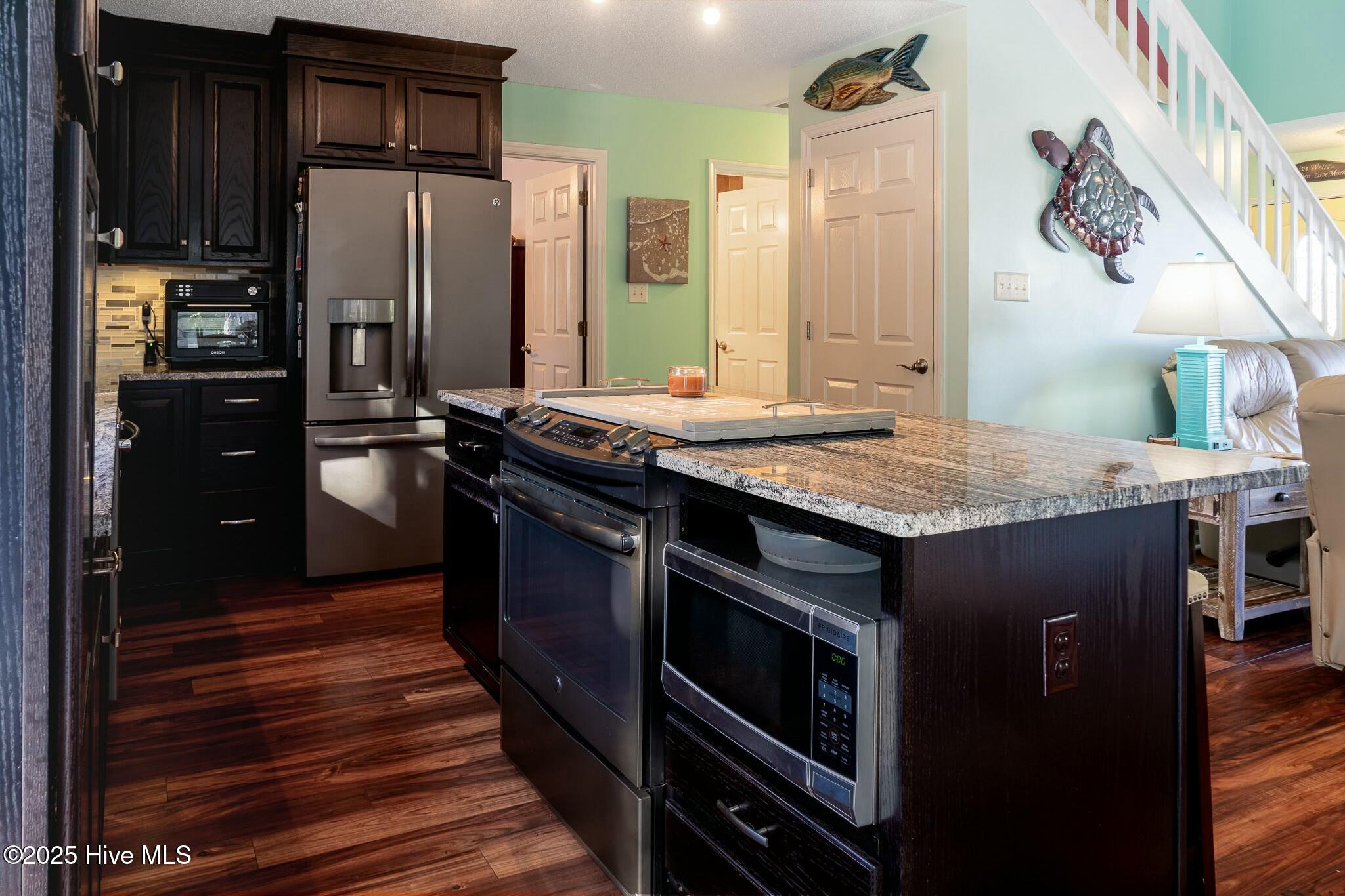 8713 Emerald Plantation Road Property Photo 27