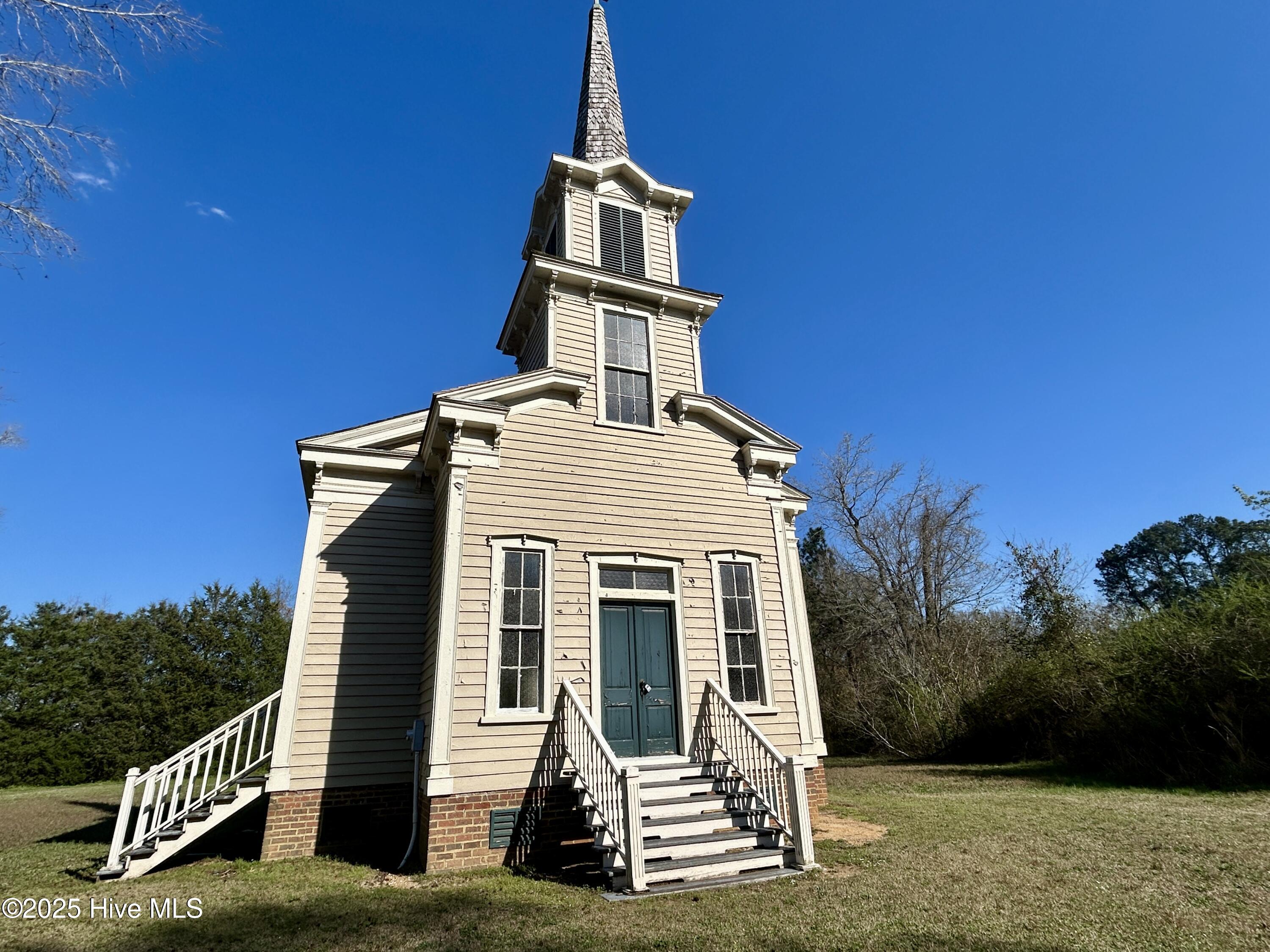 409 S Main Street Property Photo