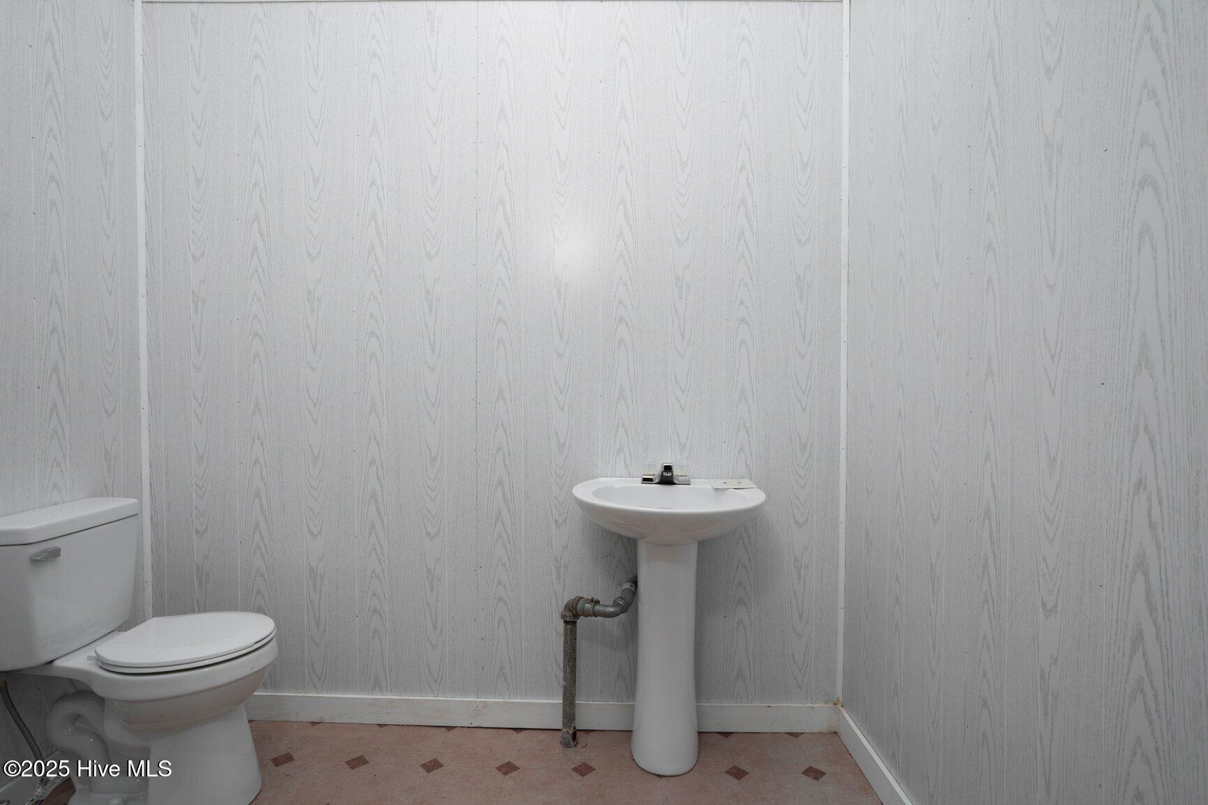 6210 Main Street Property Photo 7