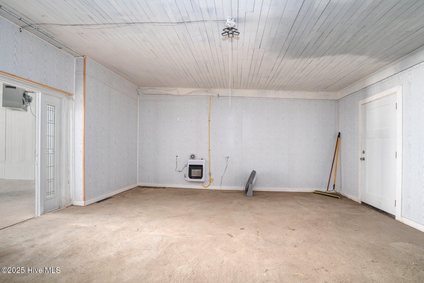 6210 Main Street Property Photo 10