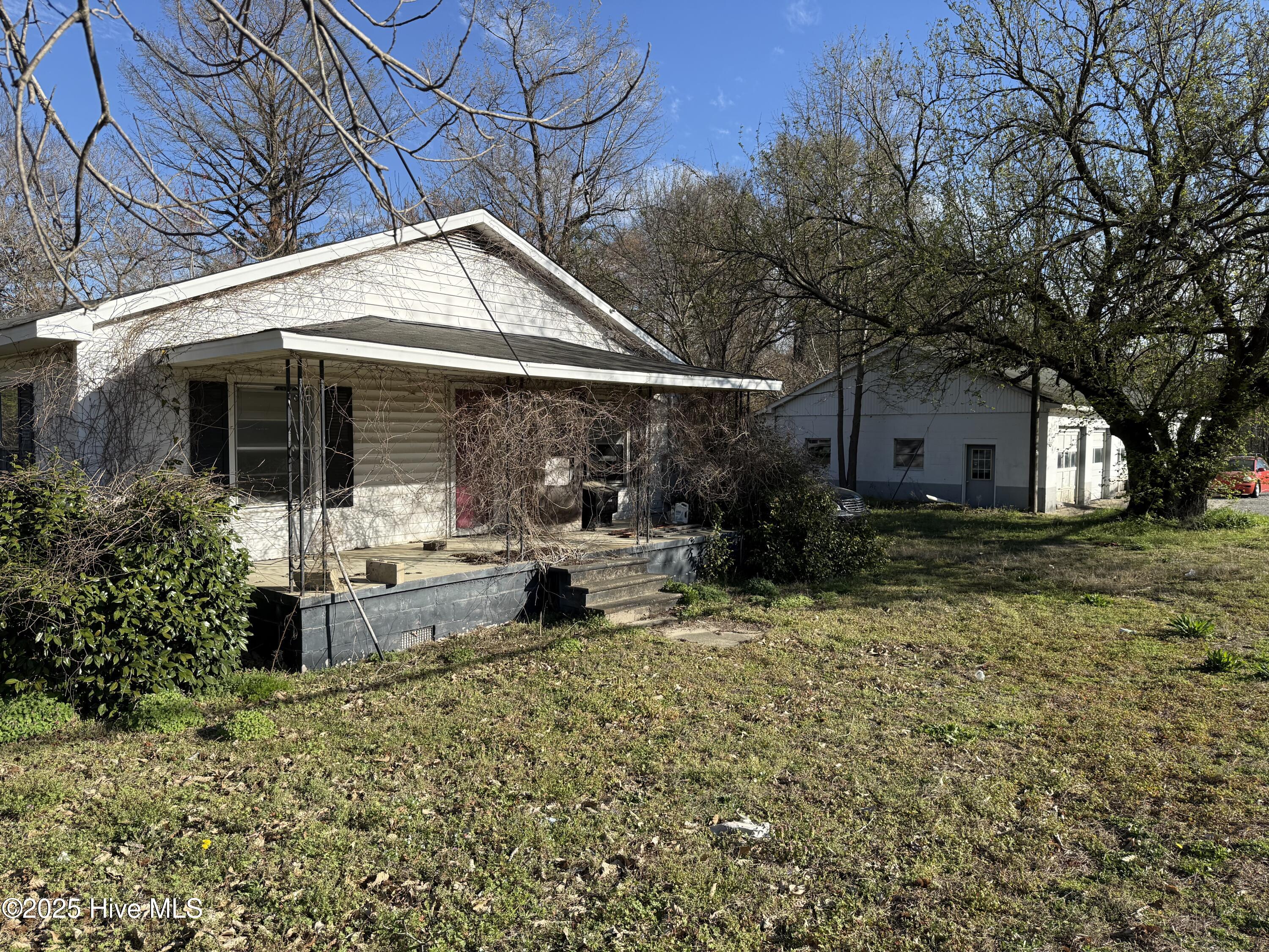 1916 Highway 11-55 Property Photo 3