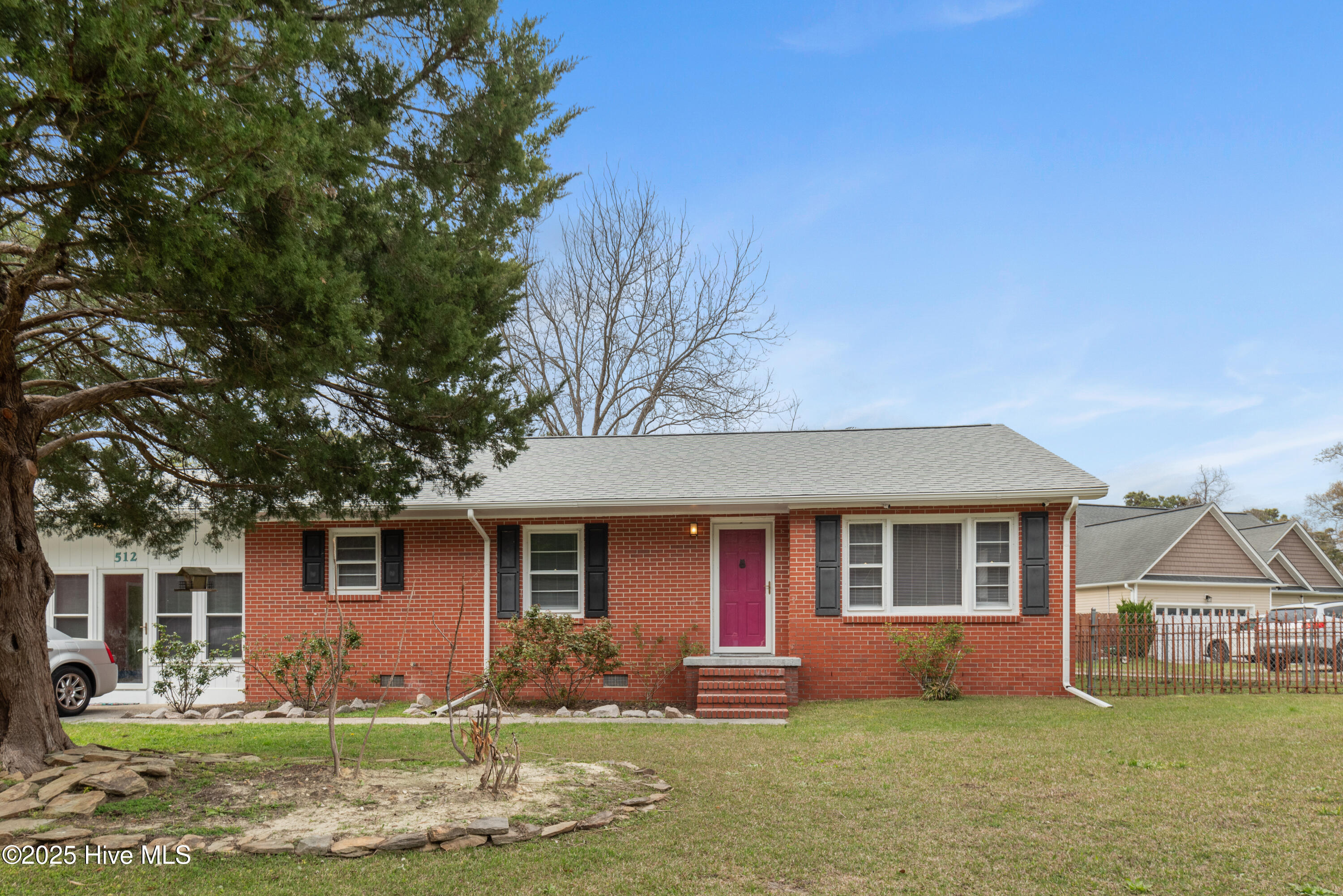 512 Queens Creek Road Property Photo