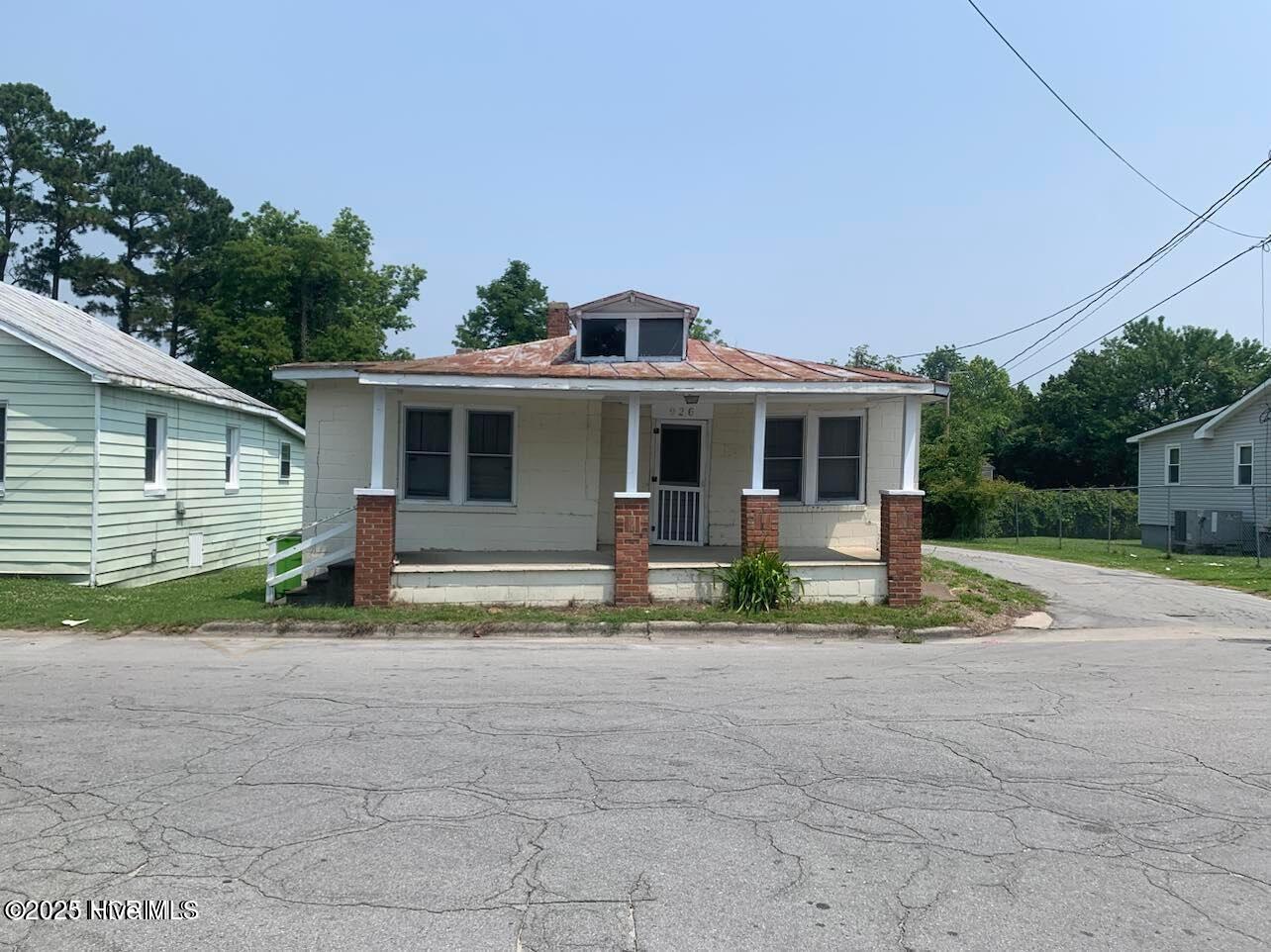 926 Cedar Street Property Photo