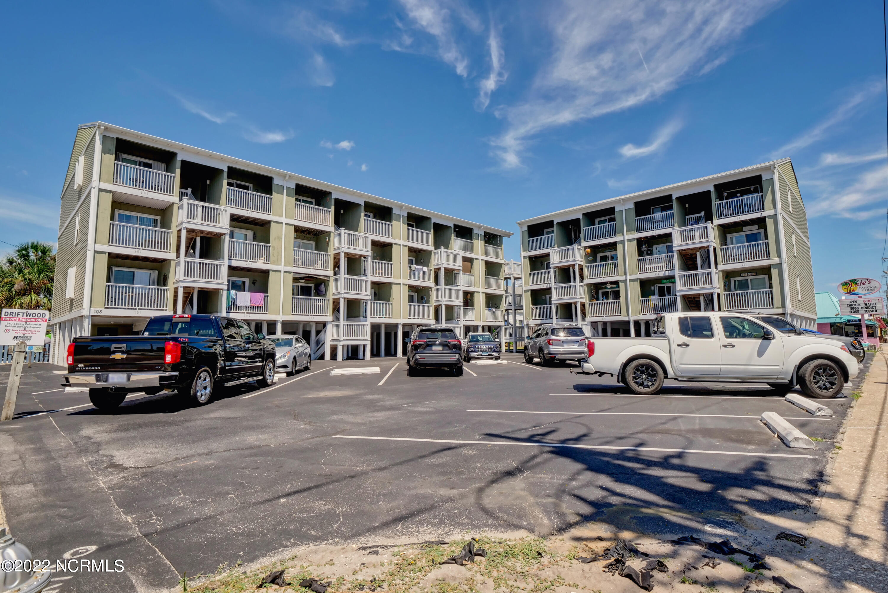 108 S Lake Park Boulevard Unit 305 Property Photo
