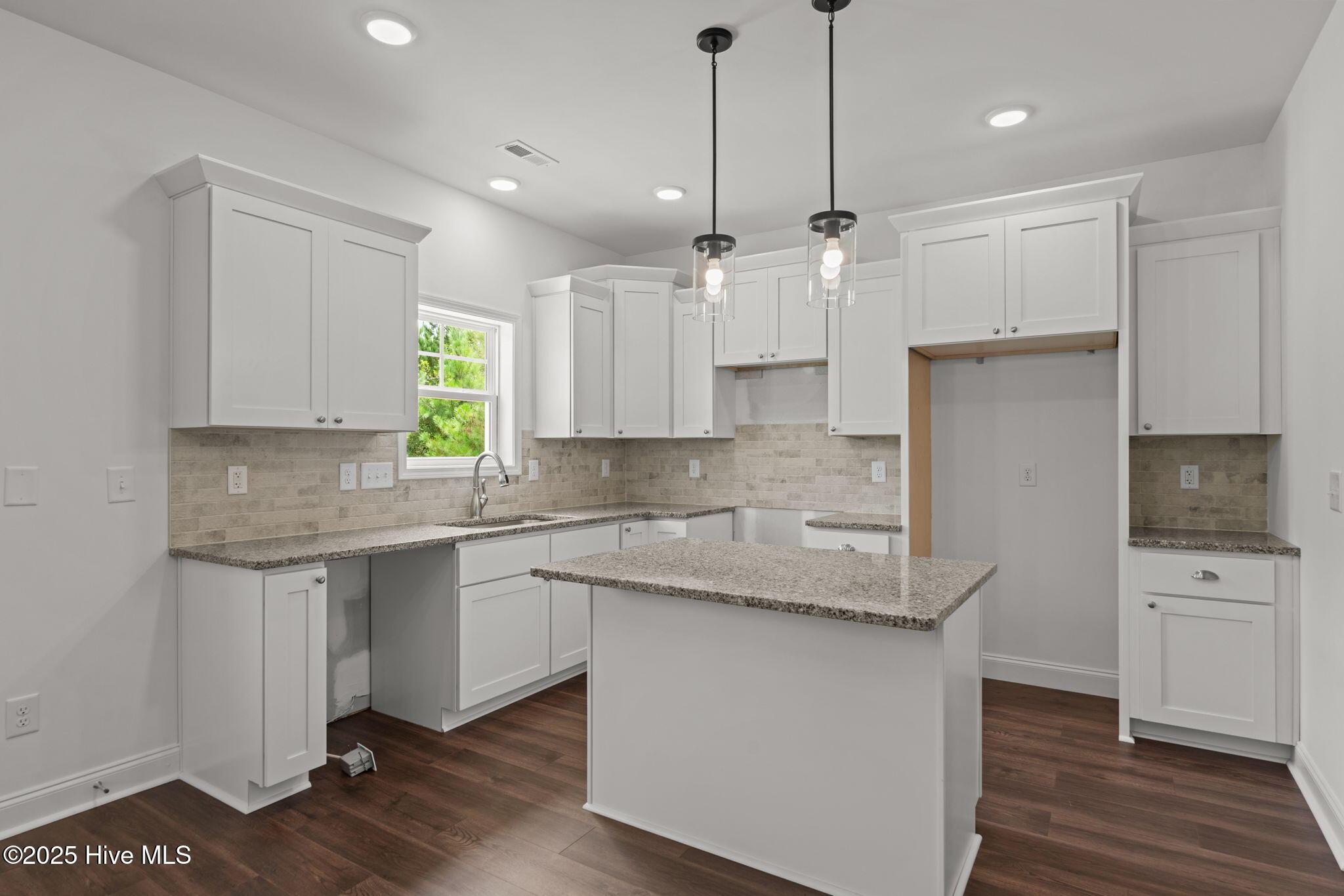 200 Dove Road Property Photo 16