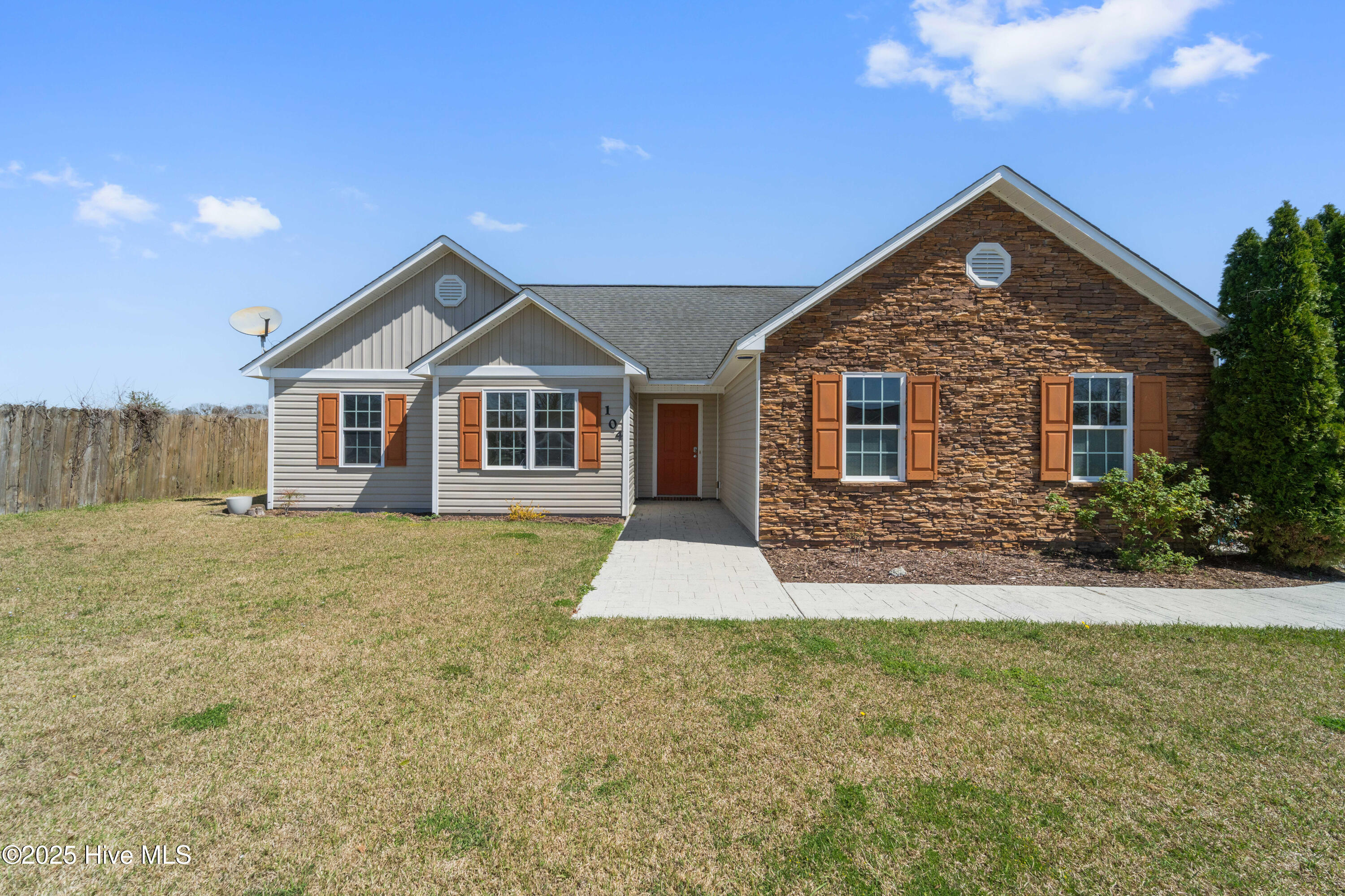 104 Silver Queen Lane Property Photo