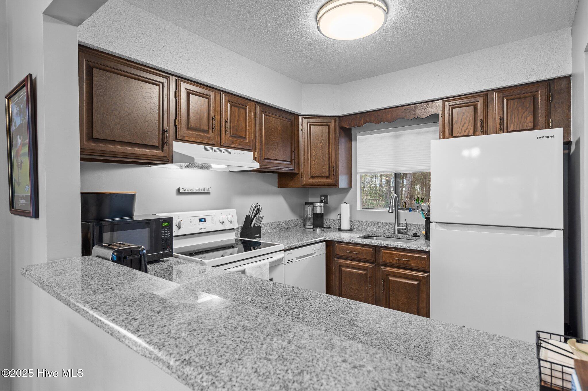 5 Pine Tree Road 208 Property Photo 9