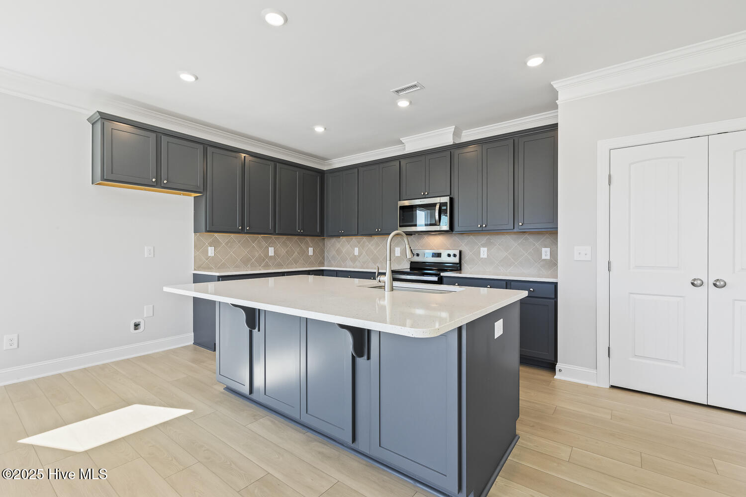 3700 Cessna Way Ef 7 Property Photo 9