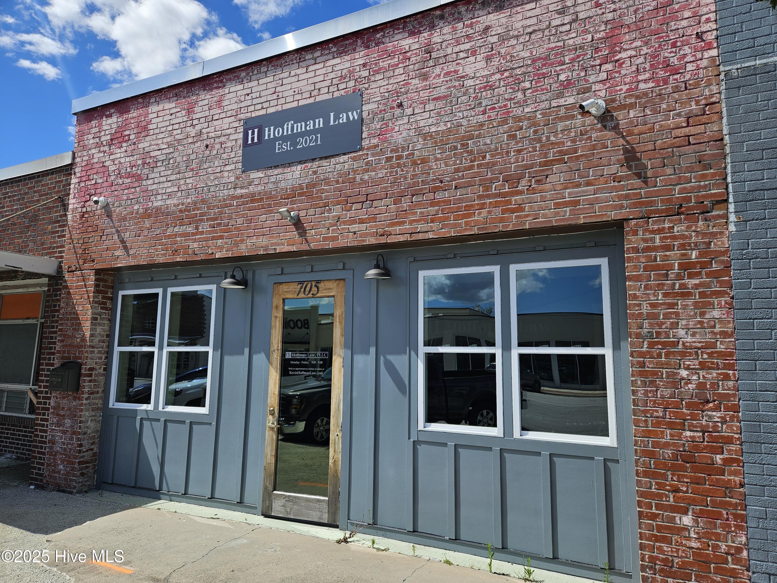 705 New Bridge Street Property Photo