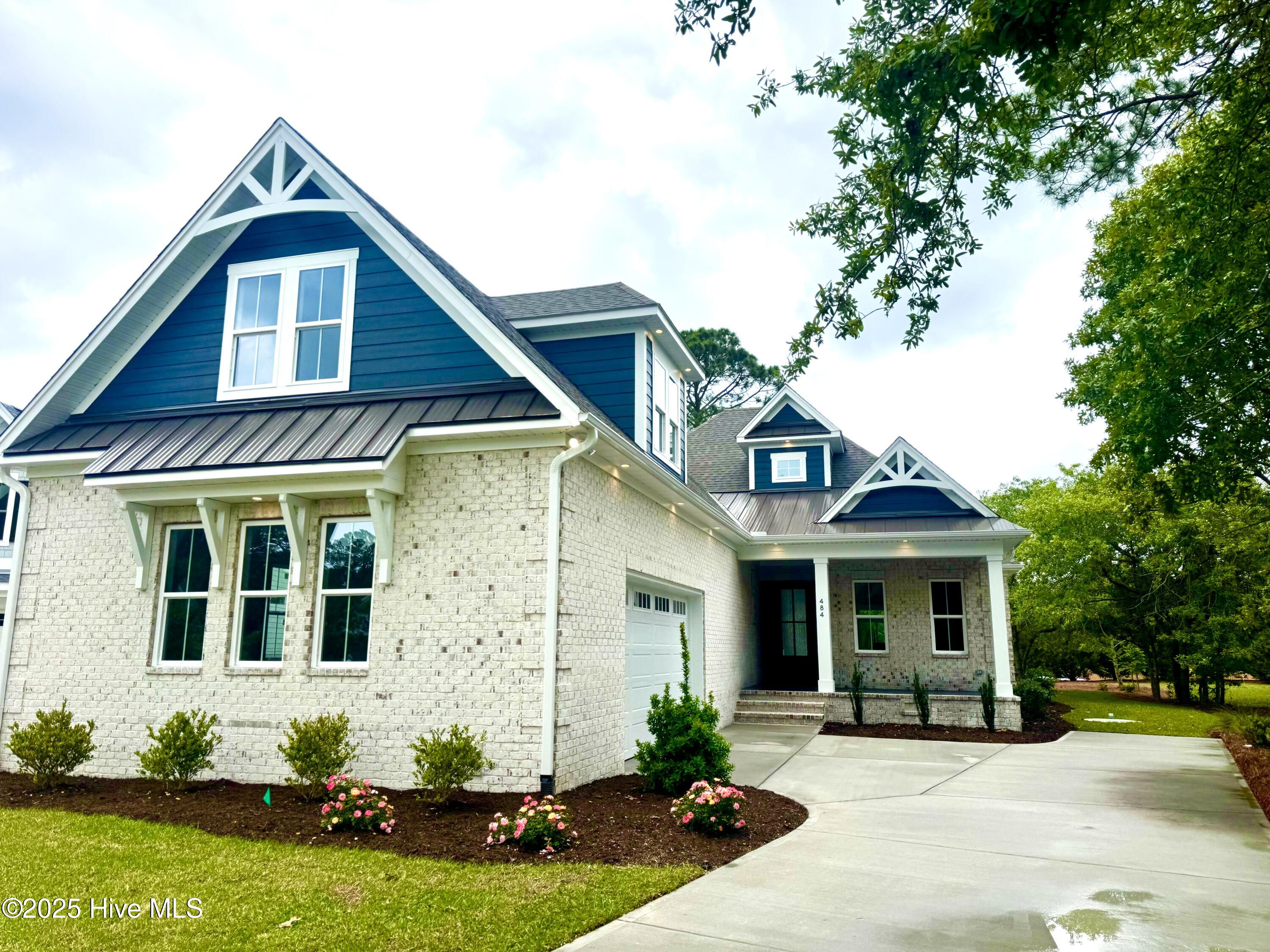 484 Grey Oak Court Property Photo
