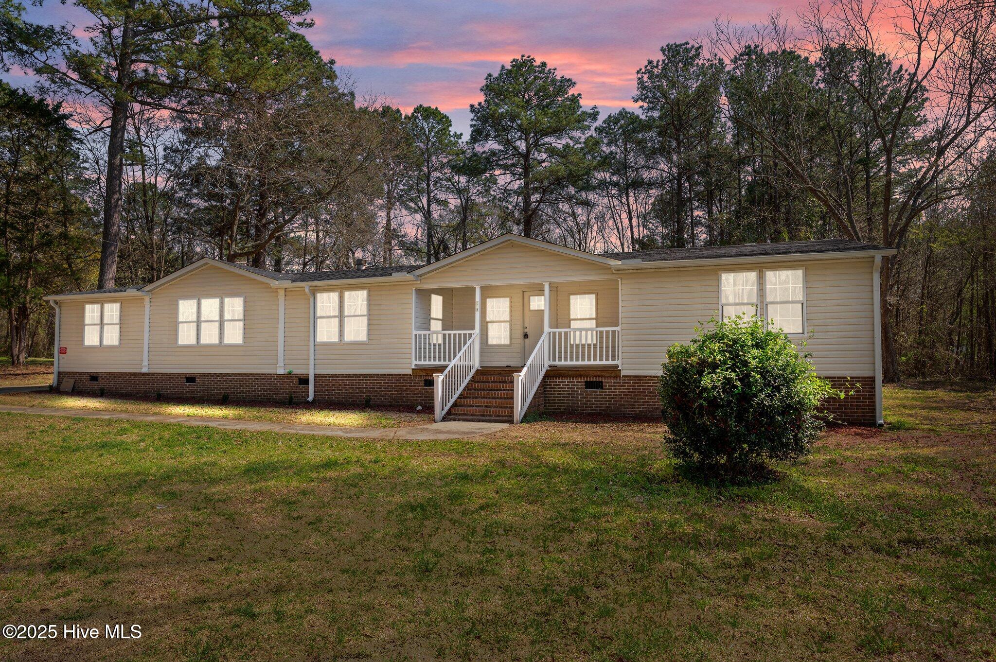214 Suggs Street Property Photo