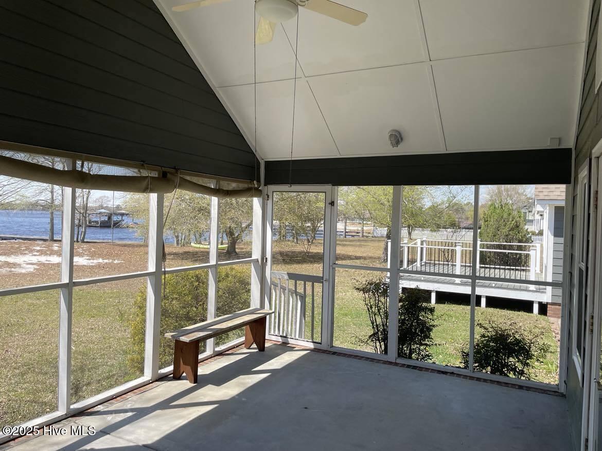 806 Bay Tree Drive Property Photo 6