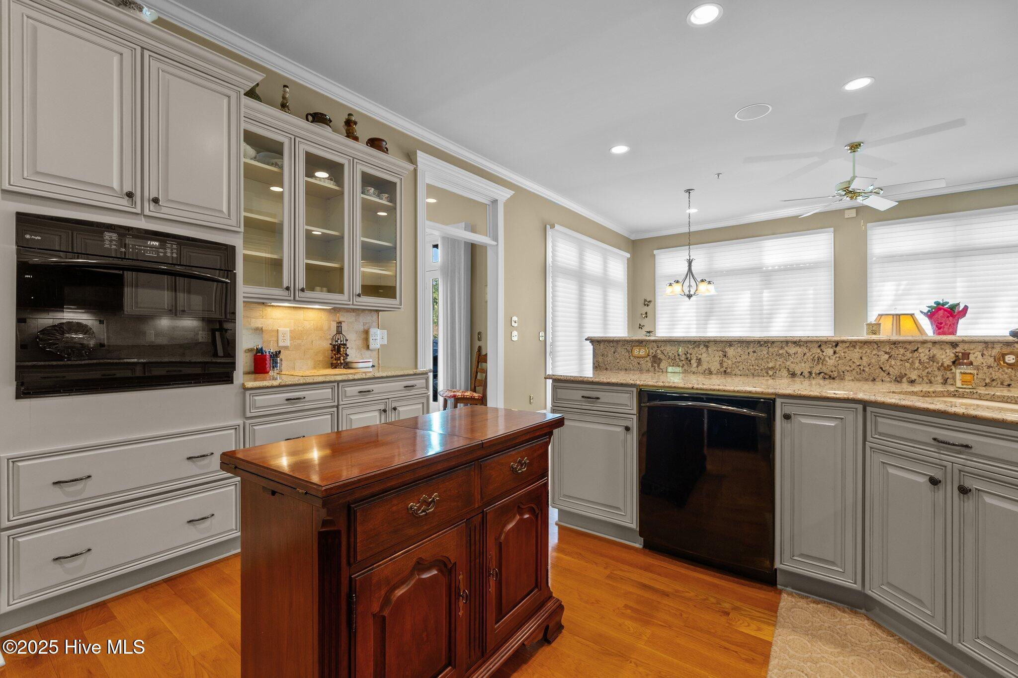 1 Windsor Terrace Property Photo 17