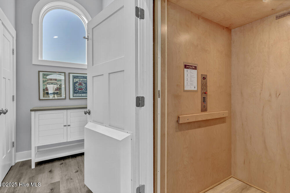 4254 Island Drive Property Photo 12