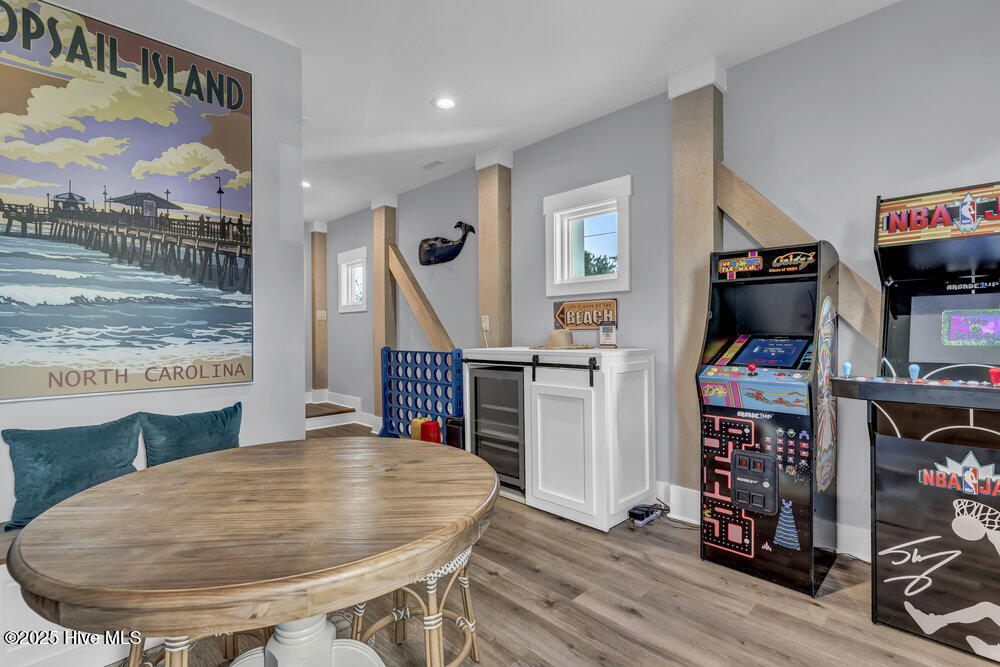 4254 Island Drive Property Photo 13