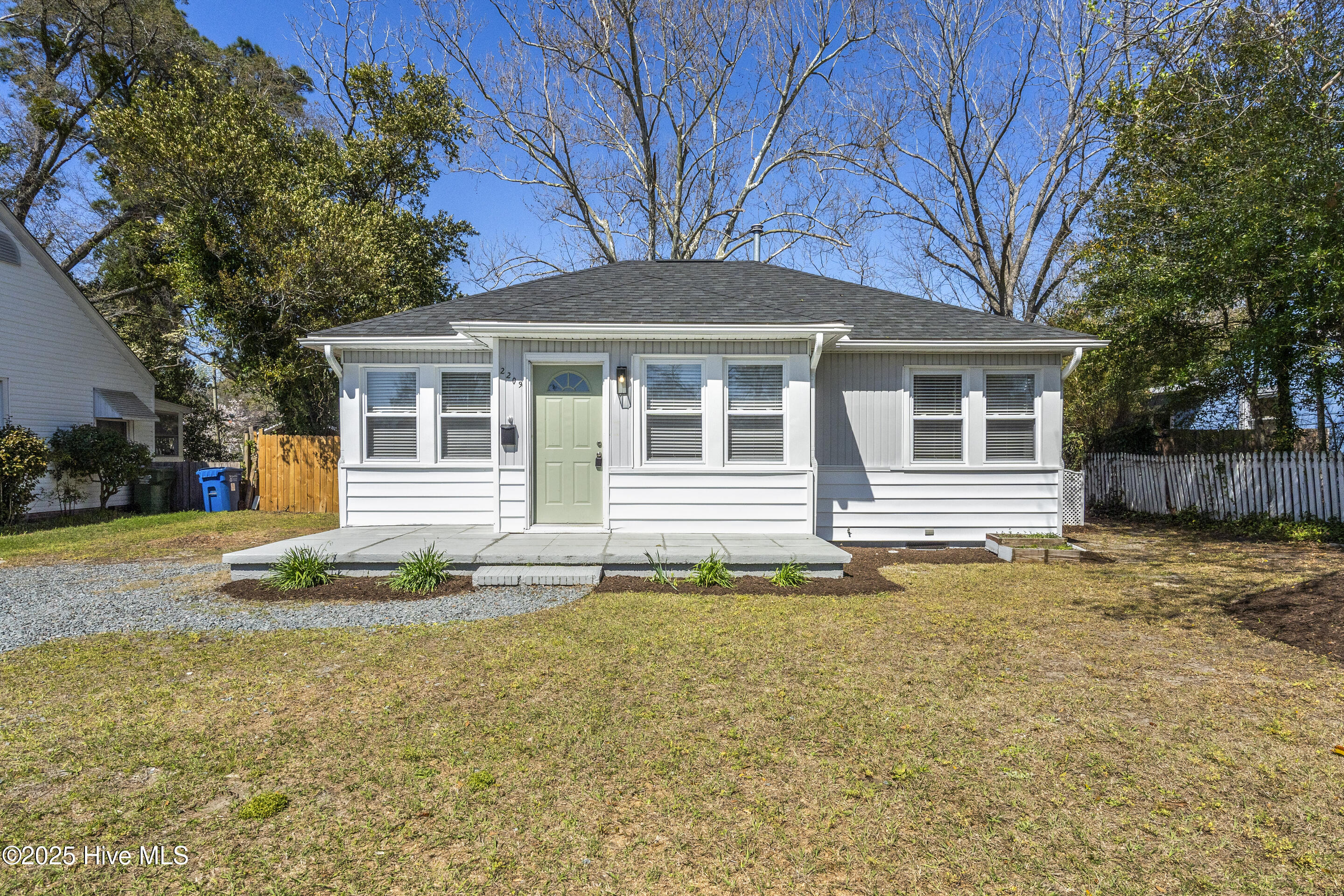 2209 Plaza Drive Property Photo
