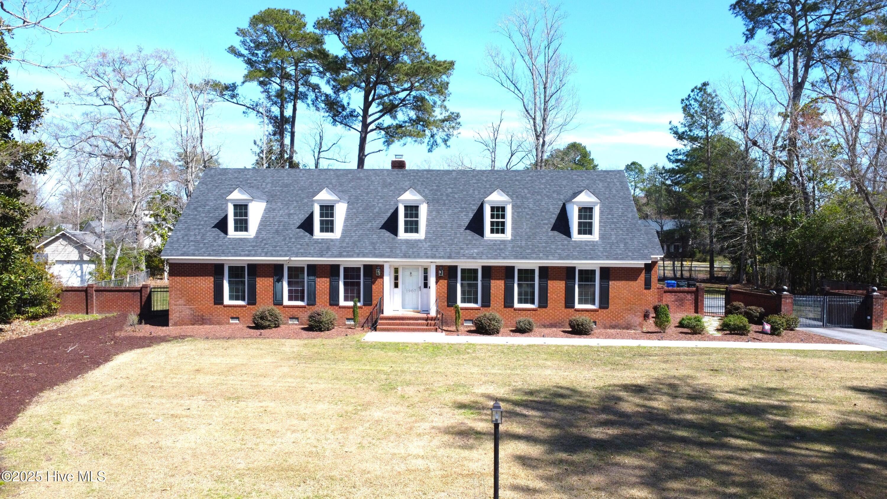 1907 Pawnee Drive Property Photo