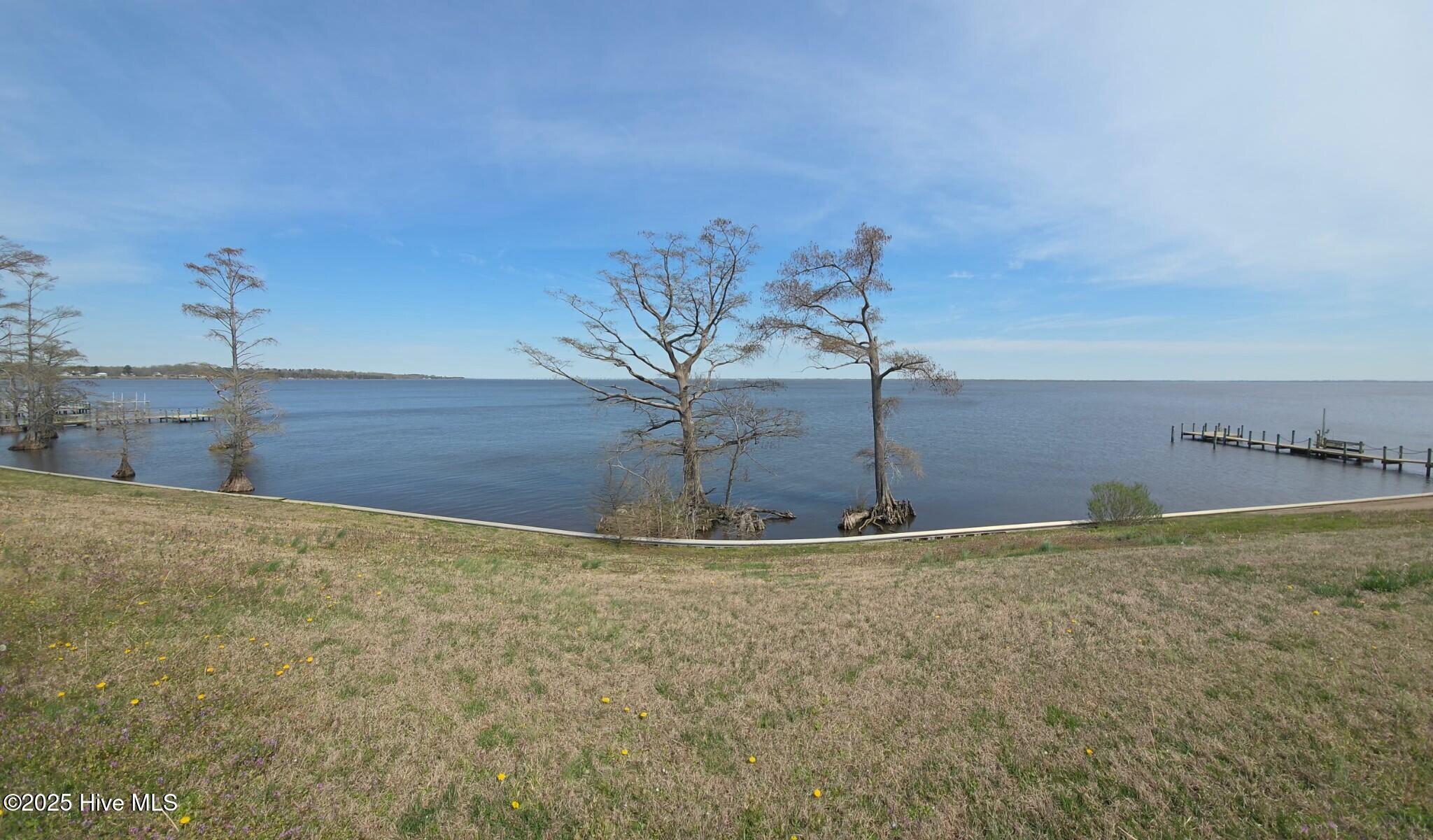 110 & 112 Rockfish Run Property Photo 4