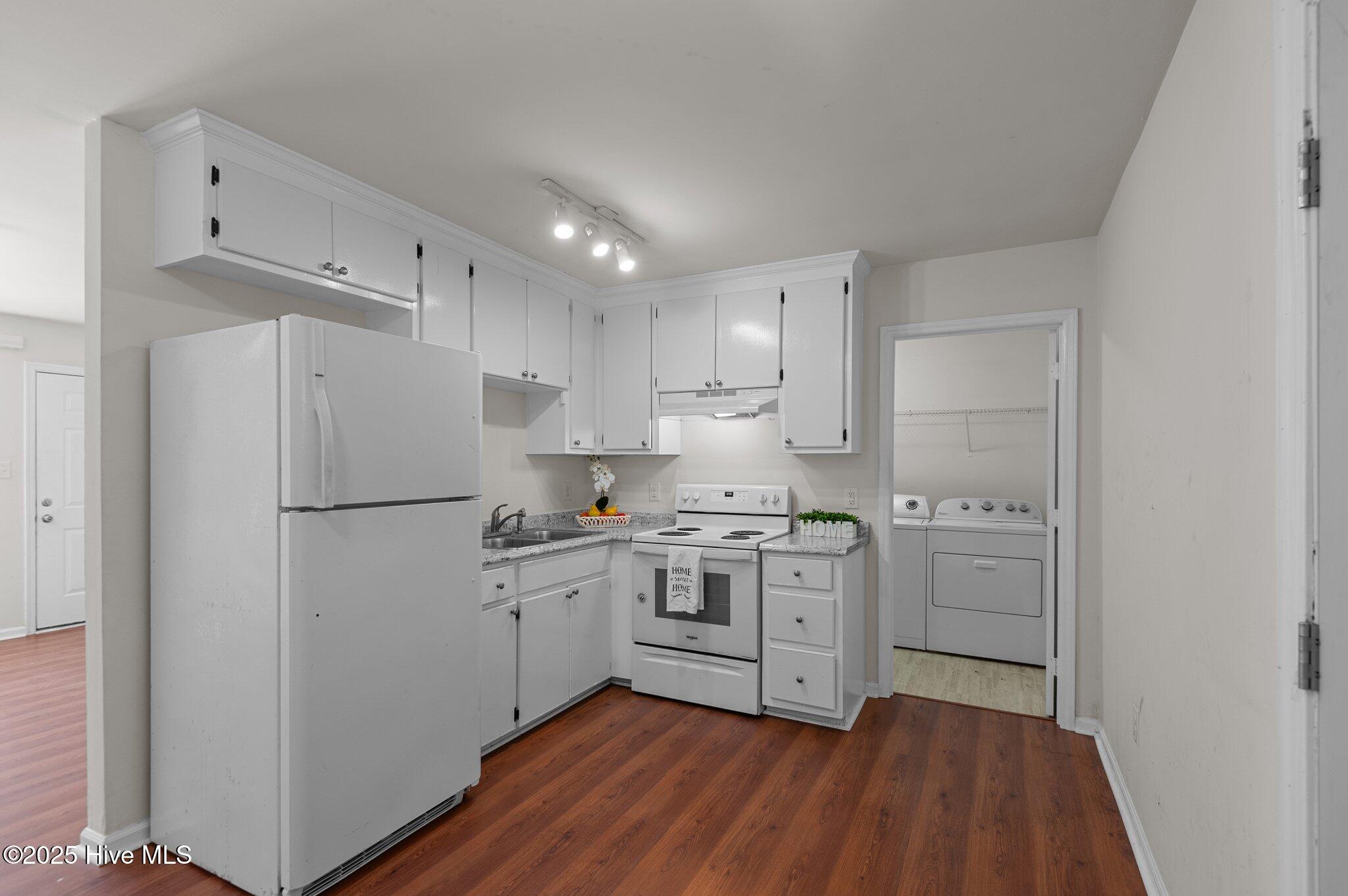 1803 Ruffleleaf Circle Property Photo 12