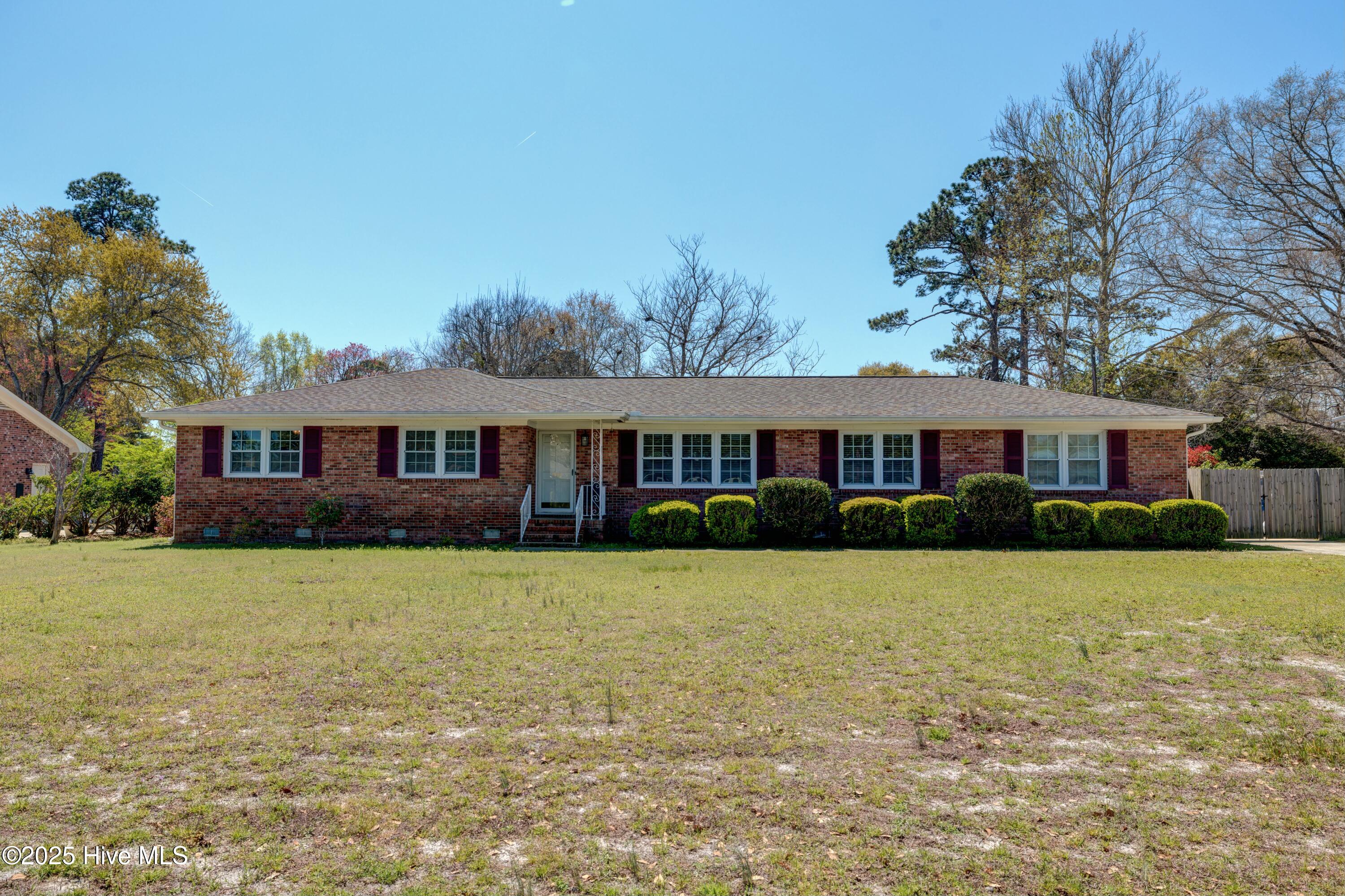 Holly Tree Real Estate Listings Main Image