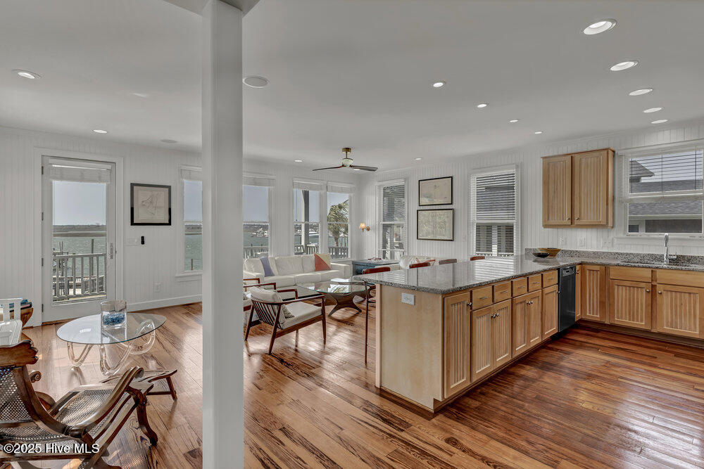 2 Island Drive Property Photo 9