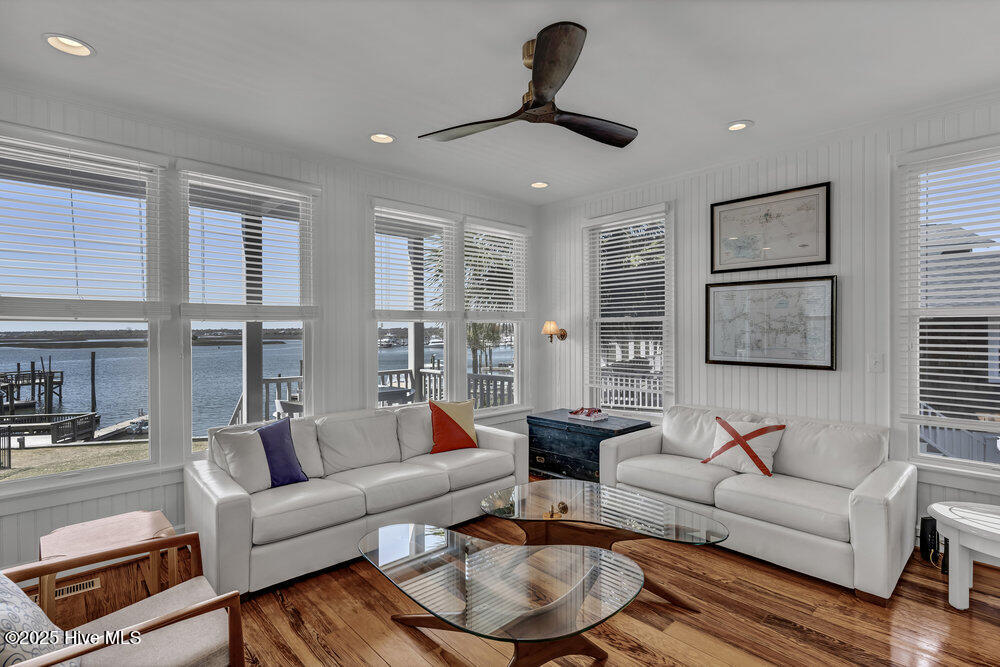 2 Island Drive Property Photo 12