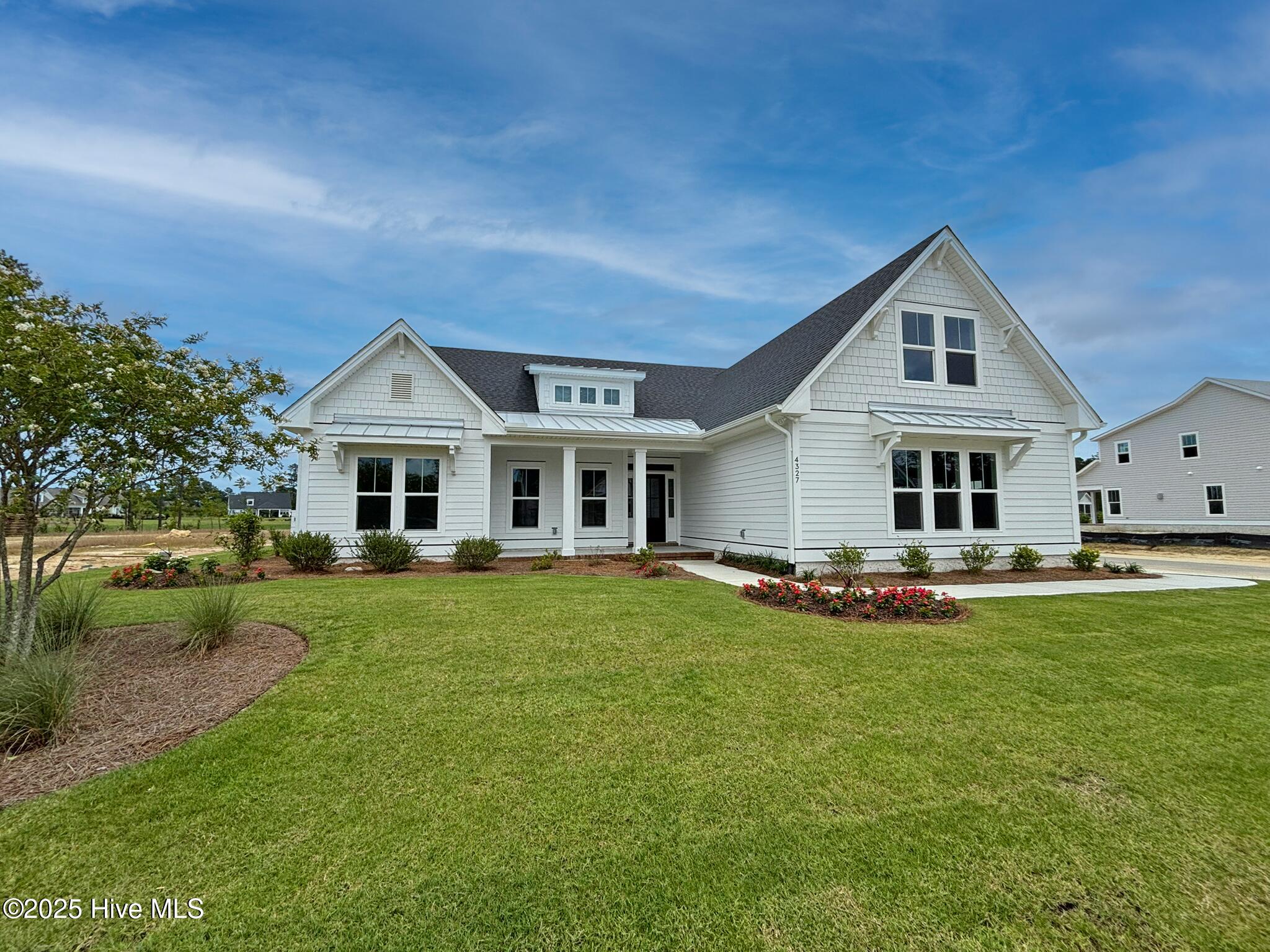 4327 Fantail Drive Property Photo 1