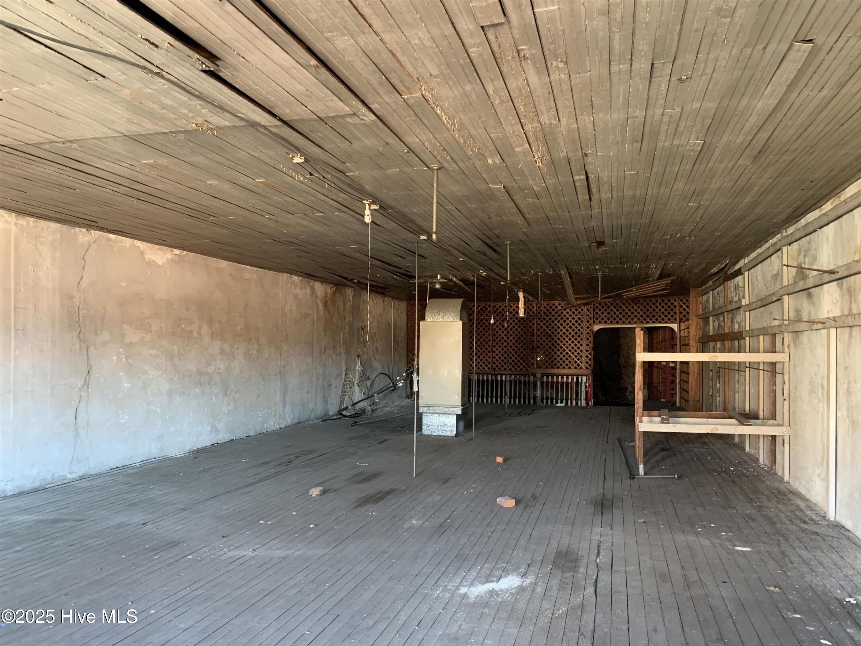107 S Raiford Street Property Photo 6