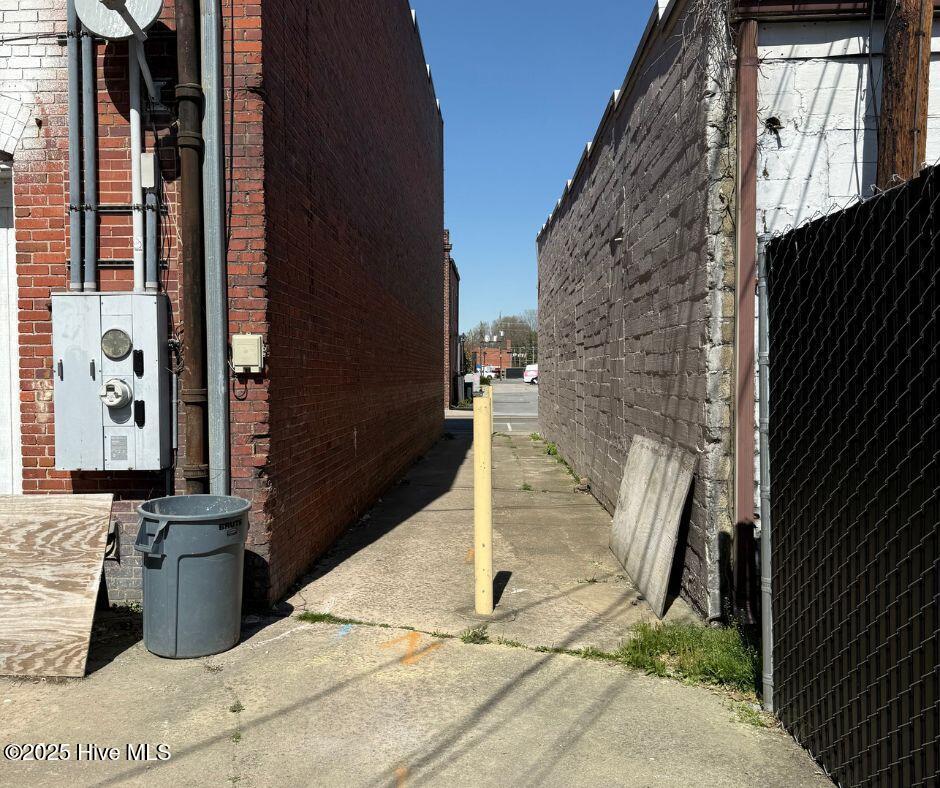 107 S Raiford Street Property Photo 8