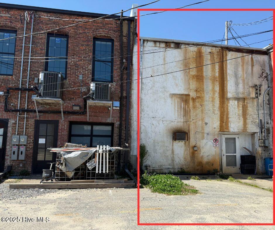 107 S Raiford Street Property Photo 9