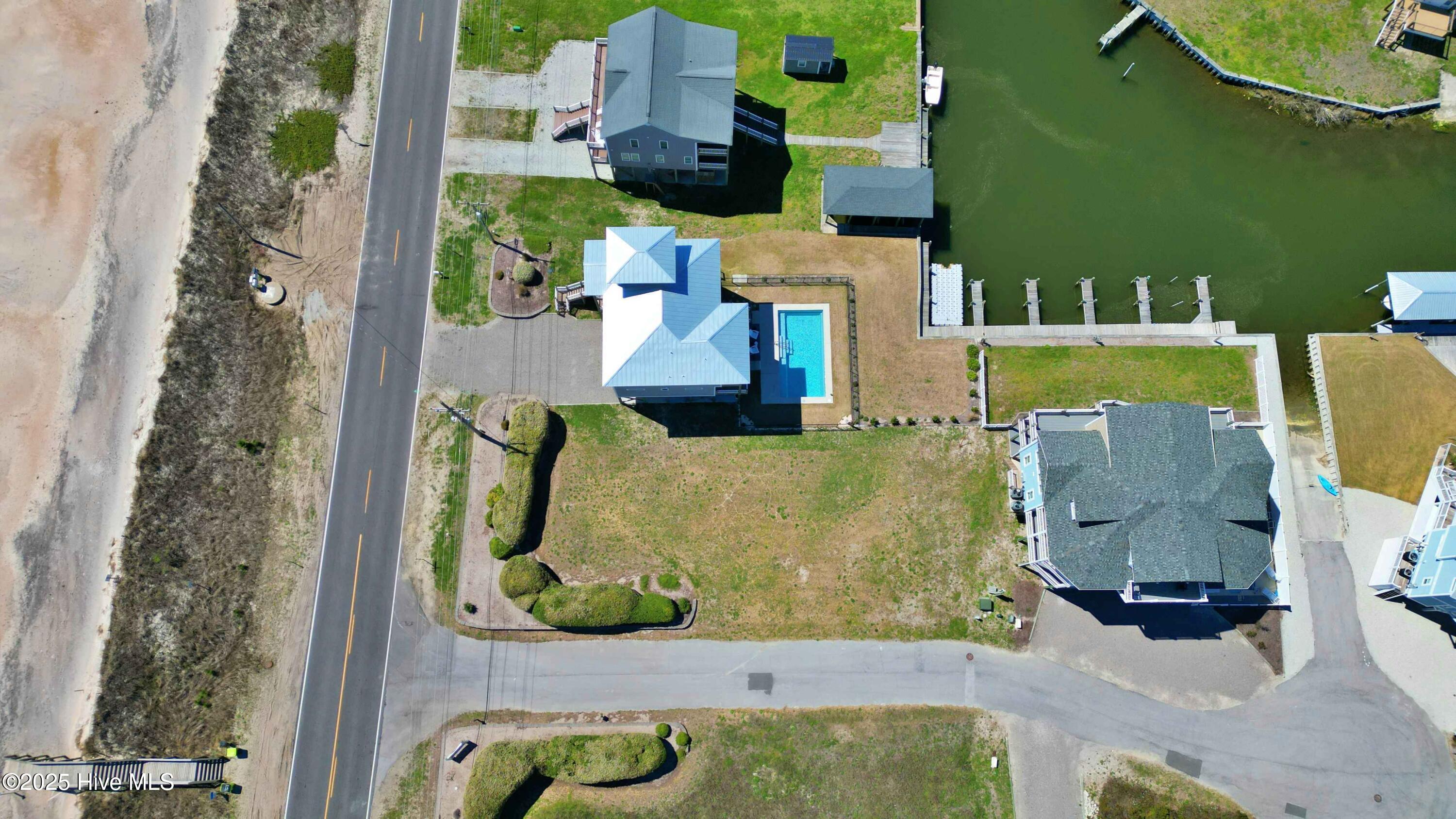 1687 New River Inlet Road Property Photo 5