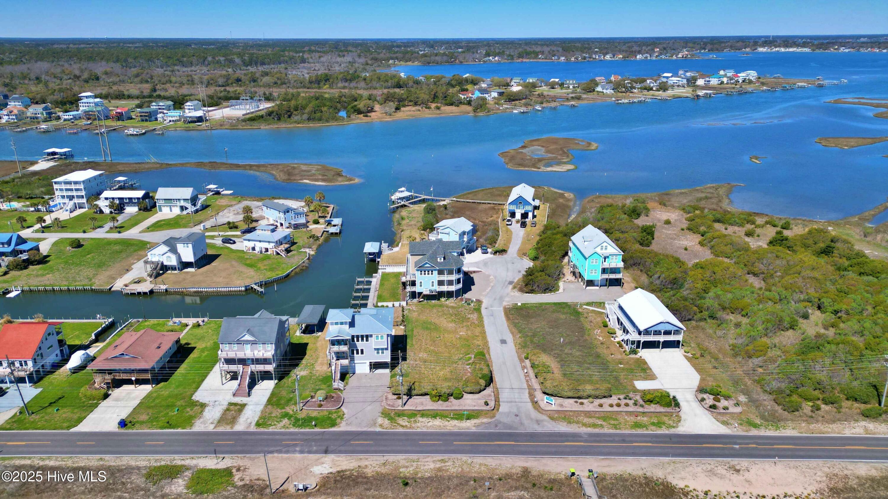 1687 New River Inlet Road Property Photo 7