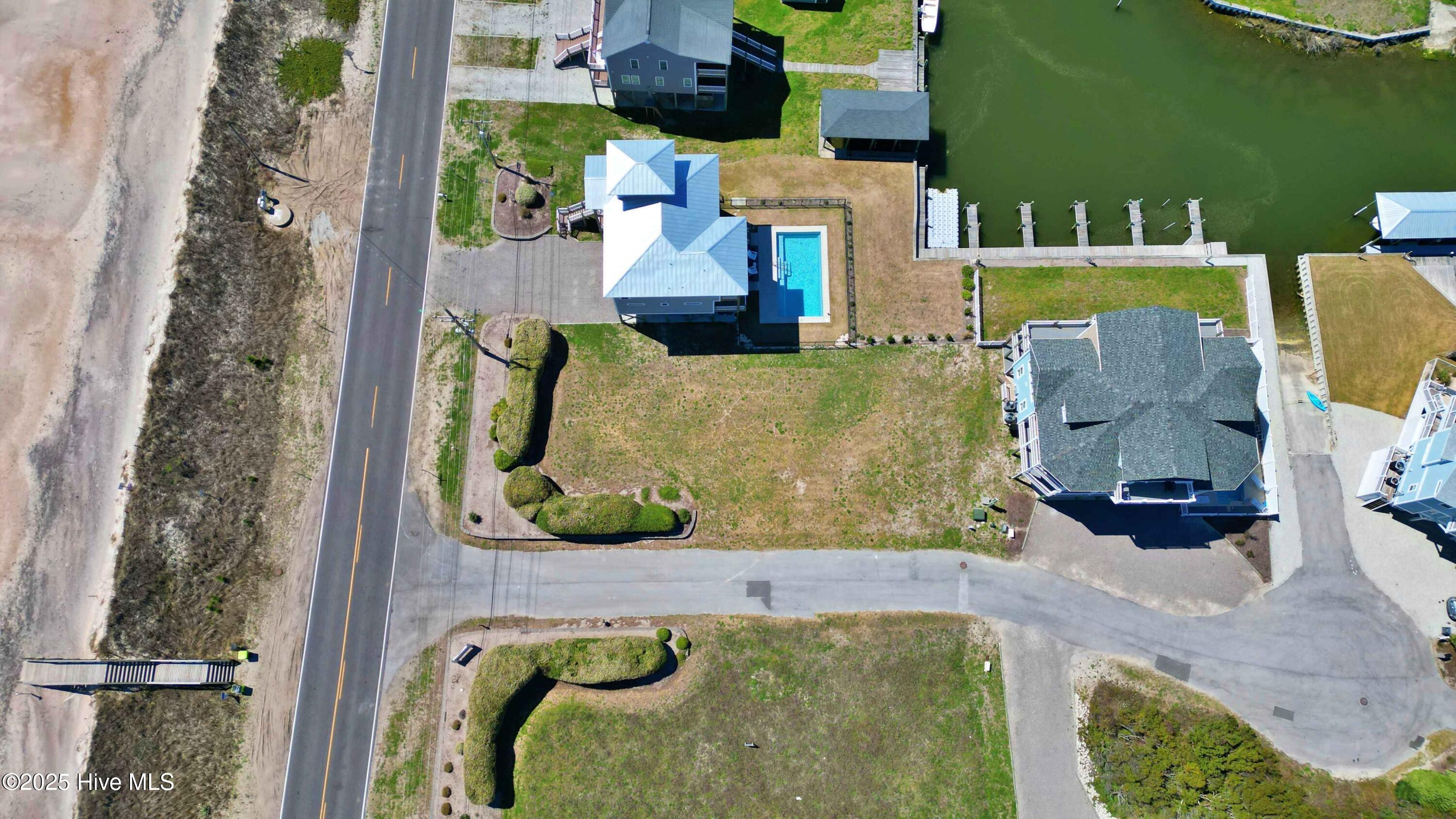 1687 New River Inlet Road Property Photo 8