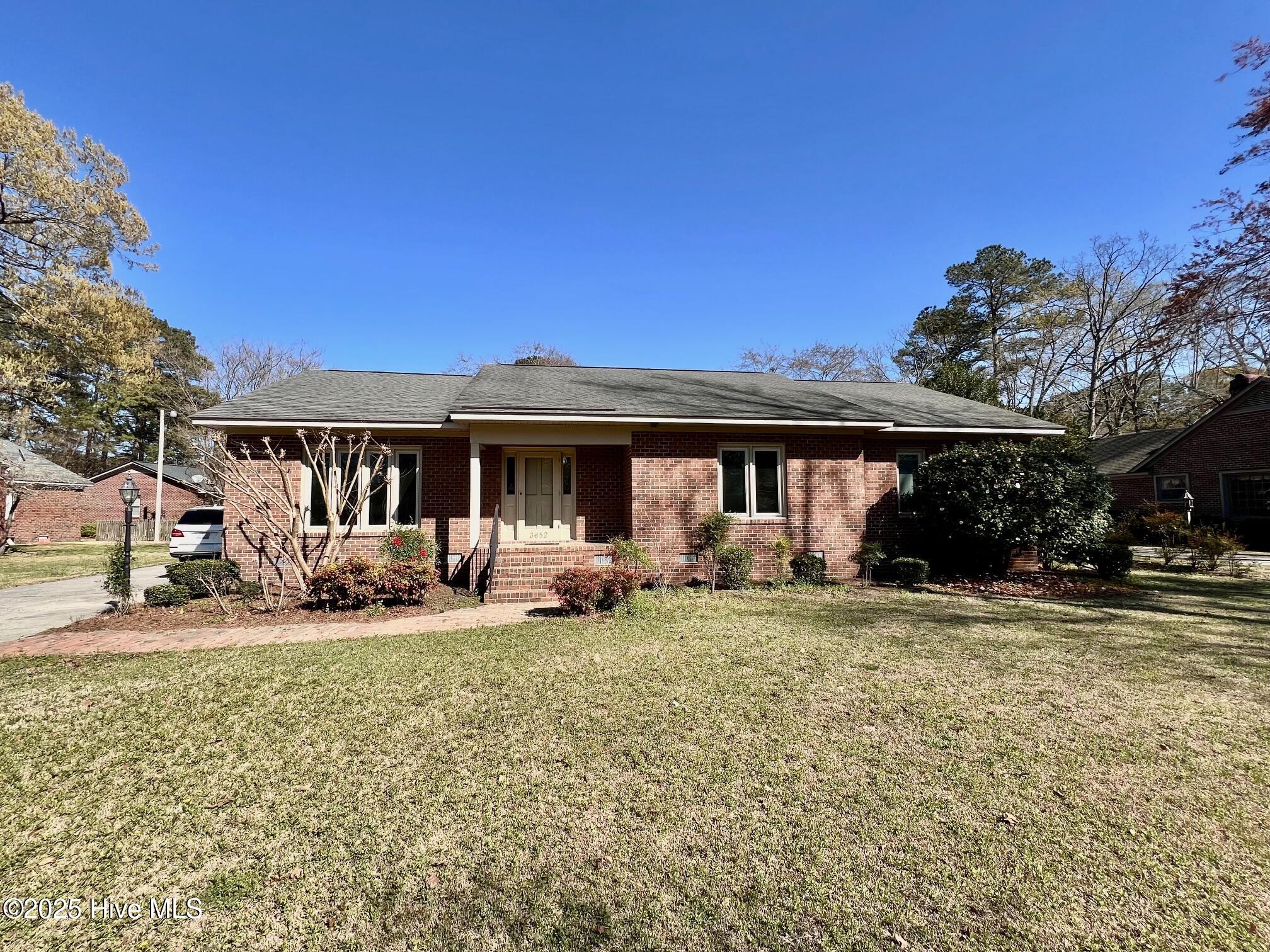 3652 Hillcrest Drive Property Photo
