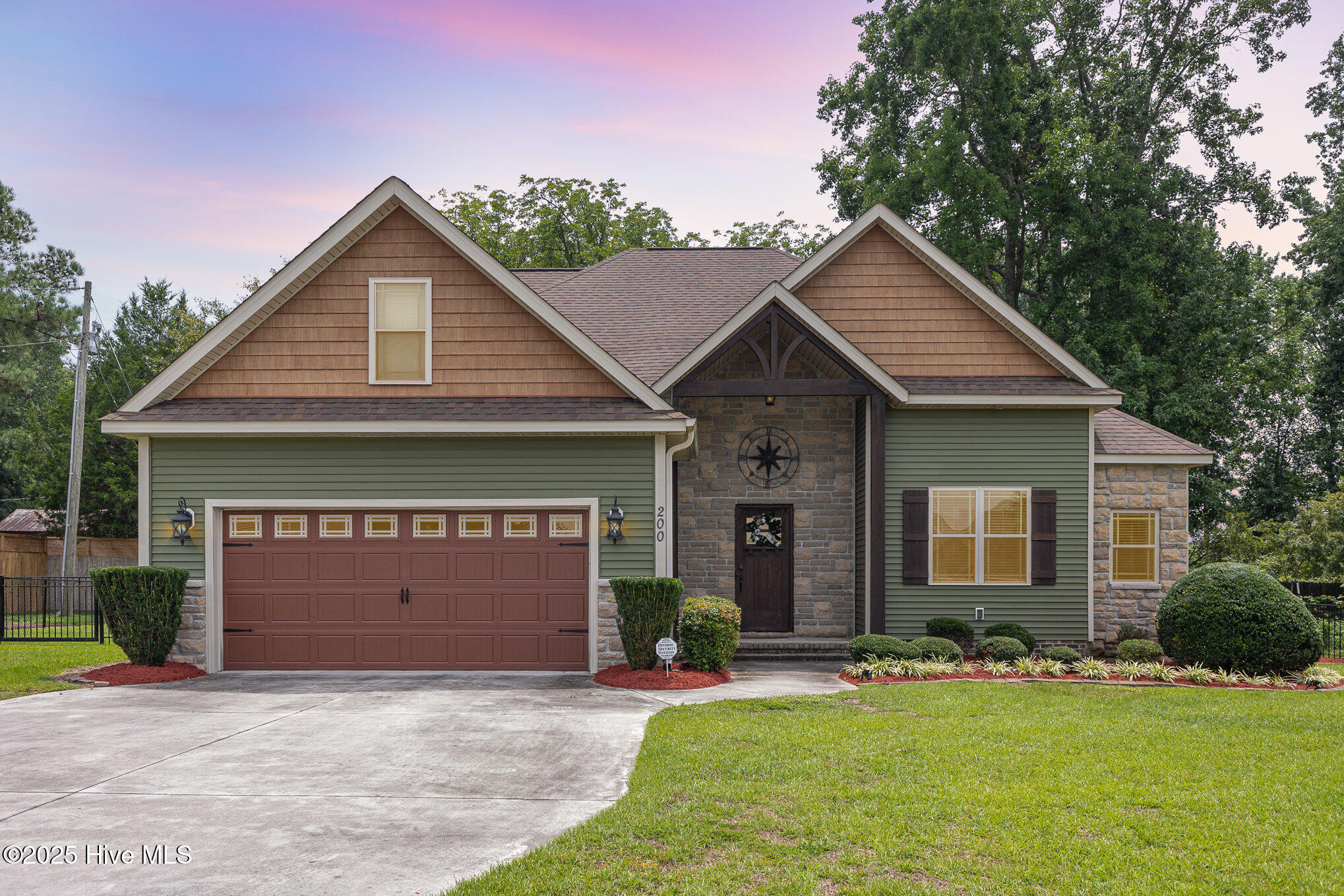 200 Michelle Dawn Drive Property Photo