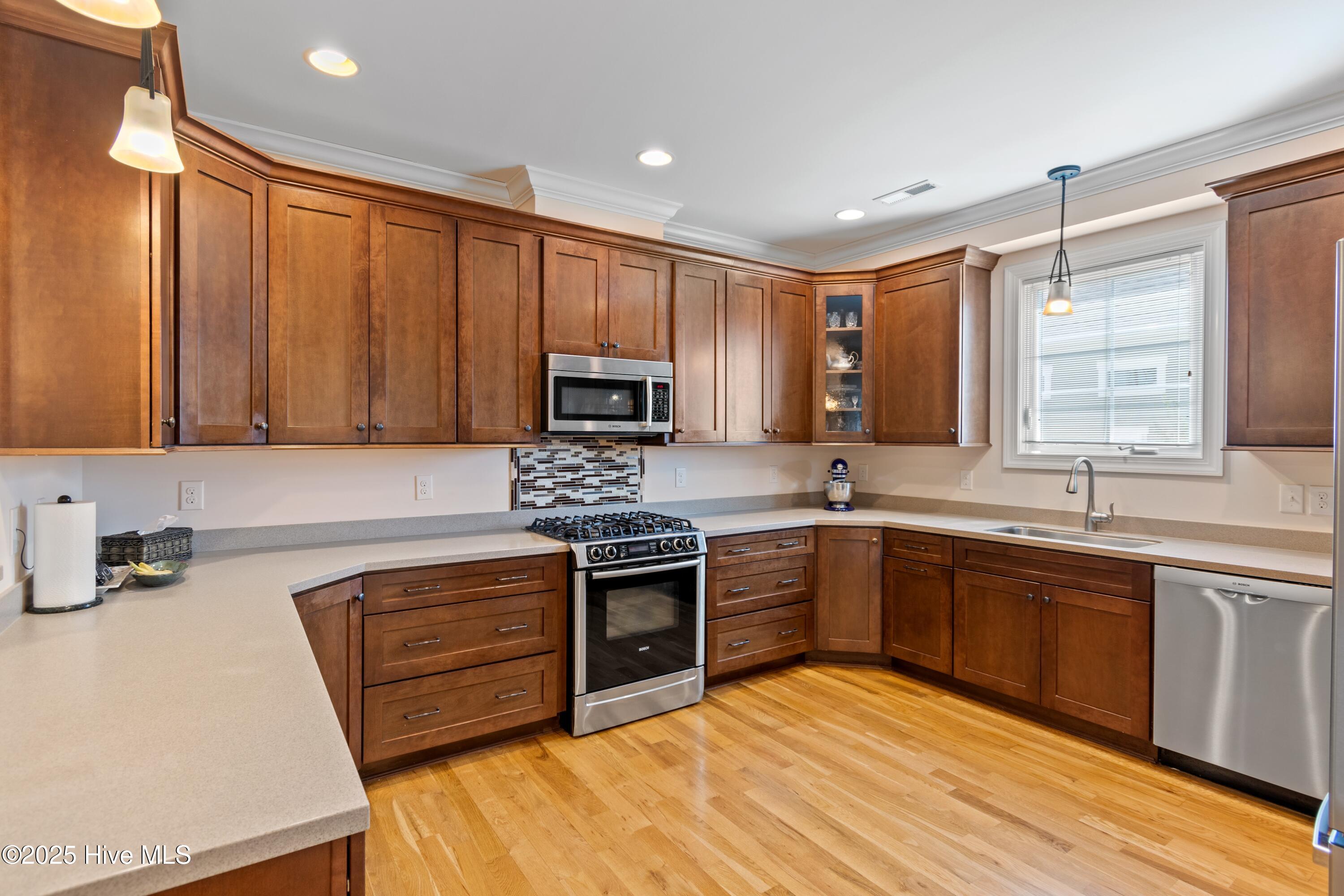 2824 Pine Forest Drive Property Photo 9