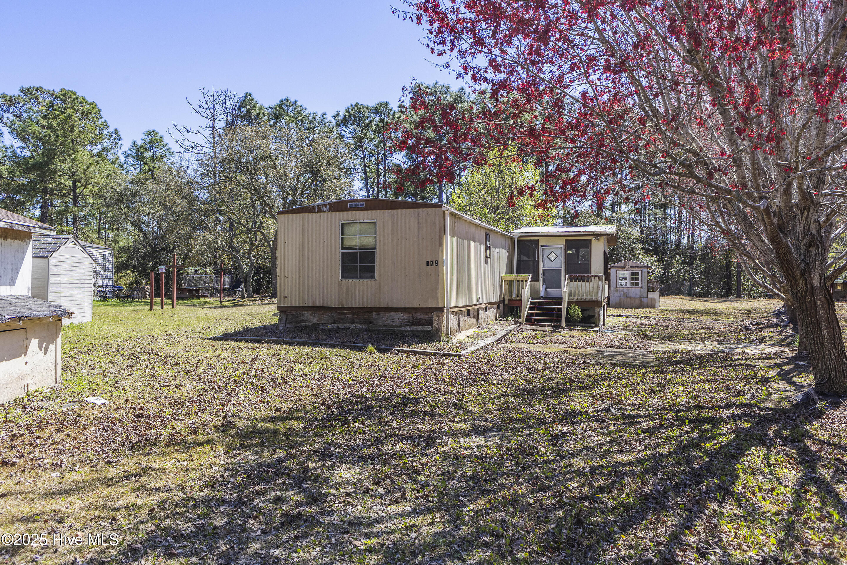 879 Boxwood Lane Property Photo 2