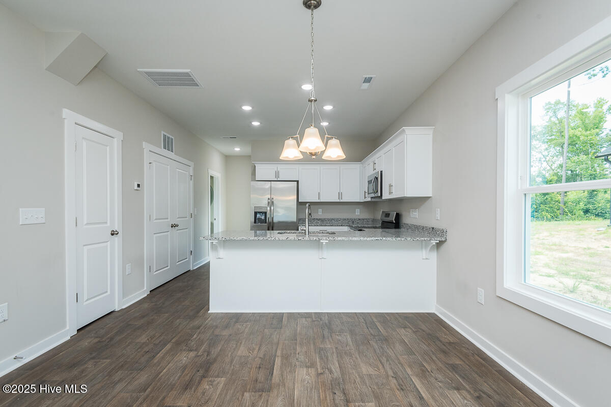 136 Ambergate Court Property Photo 4
