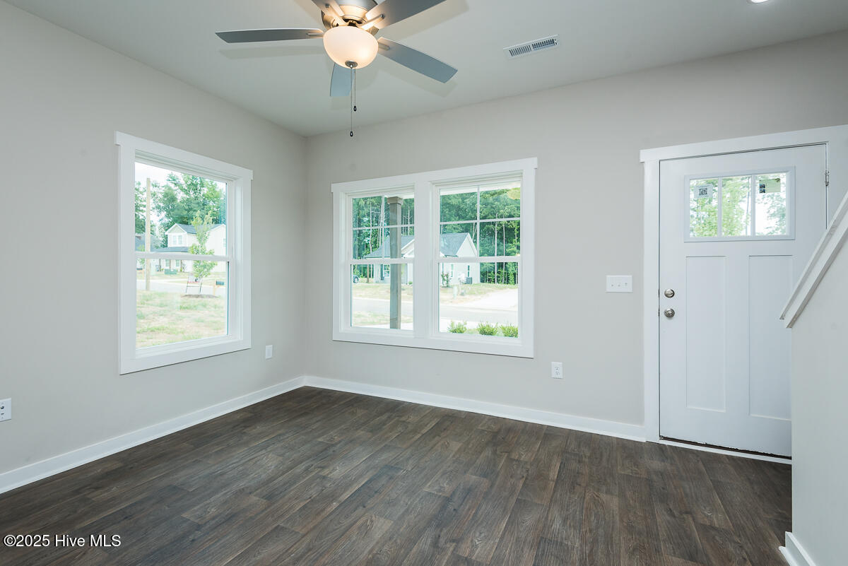 136 Ambergate Court Property Photo 7