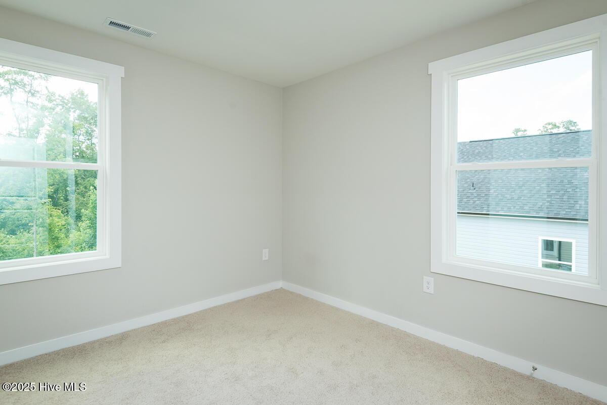 136 Ambergate Court Property Photo 16