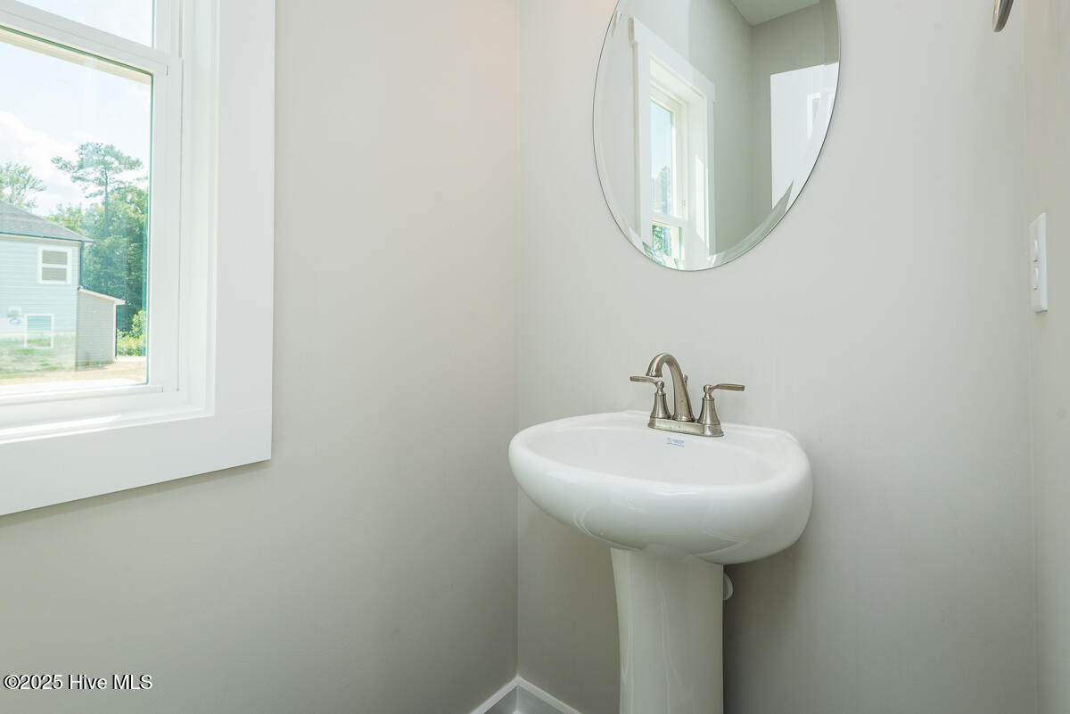 136 Ambergate Court Property Photo 22