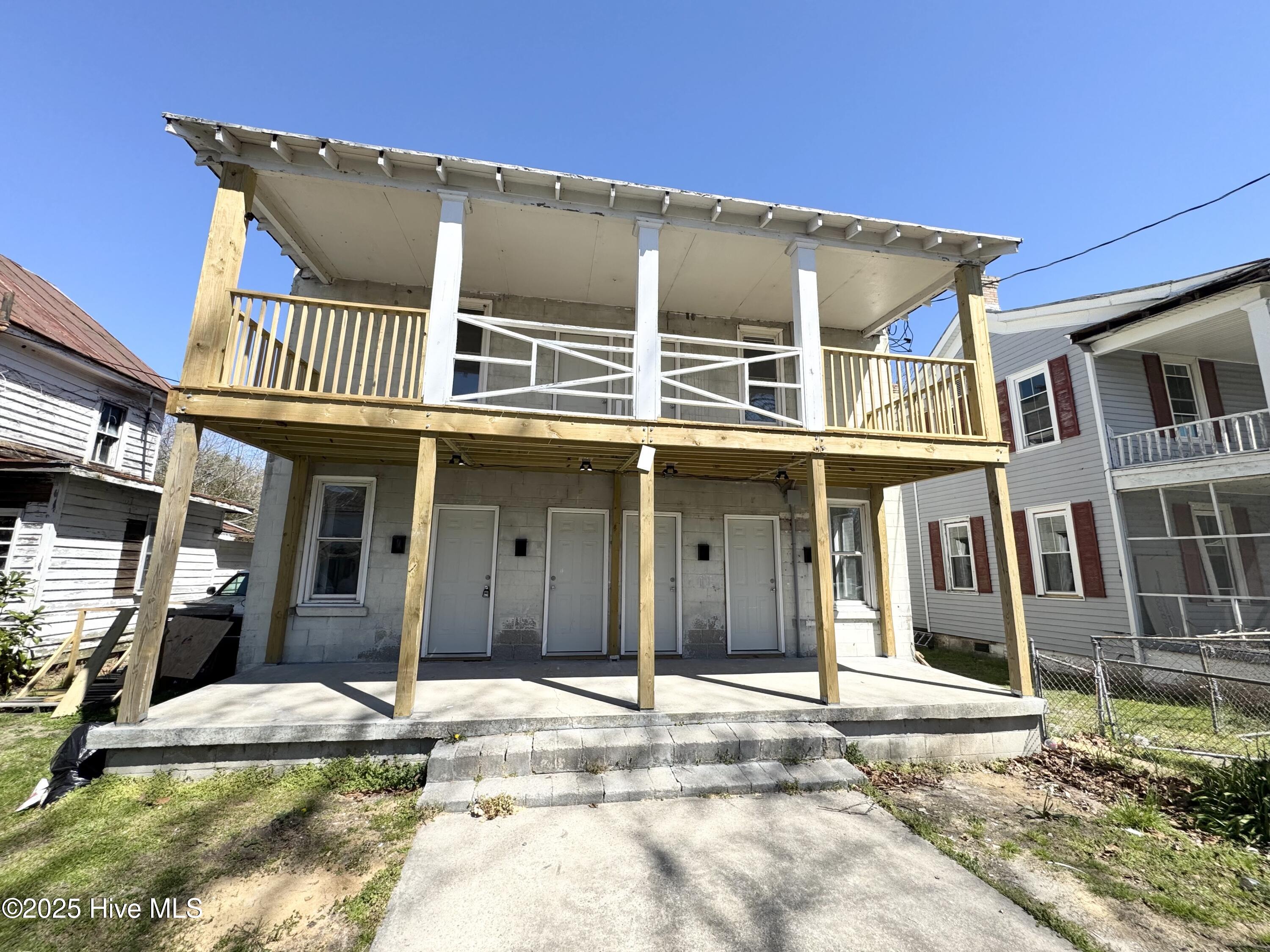 211 E Gale Street C Property Photo