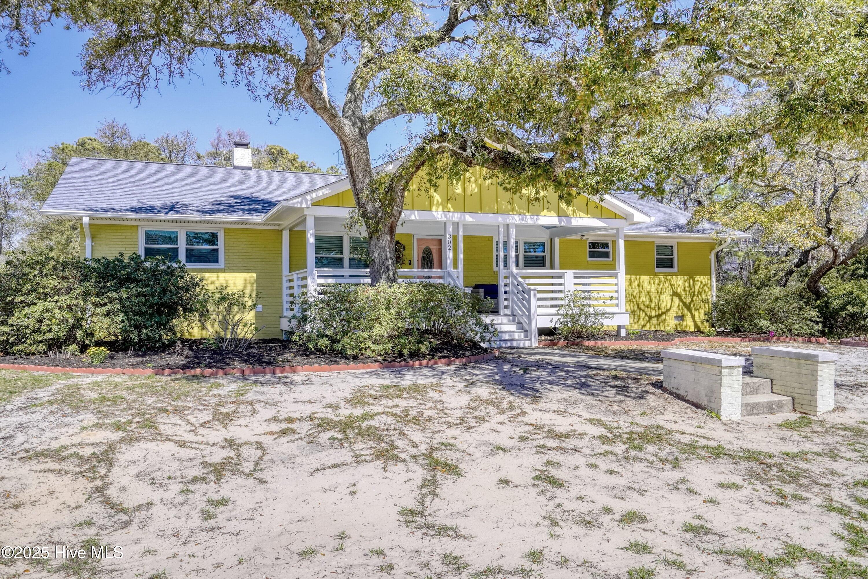 302 Ne 60th Street Property Photo 1