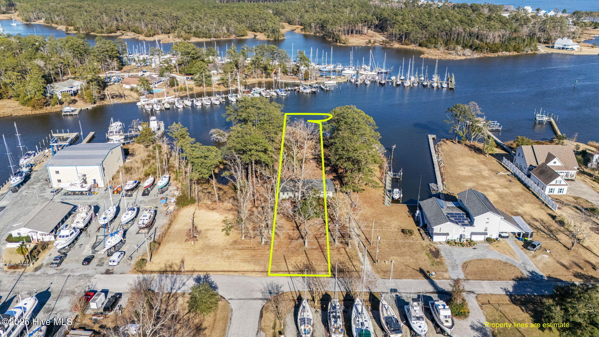1238 72 Neuse Drive Property Photo 1