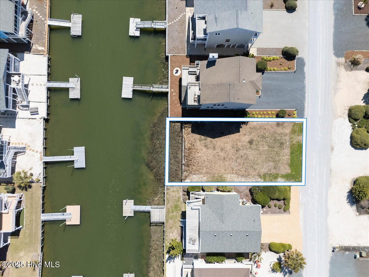 425 Dolphin Street Property Photo 8
