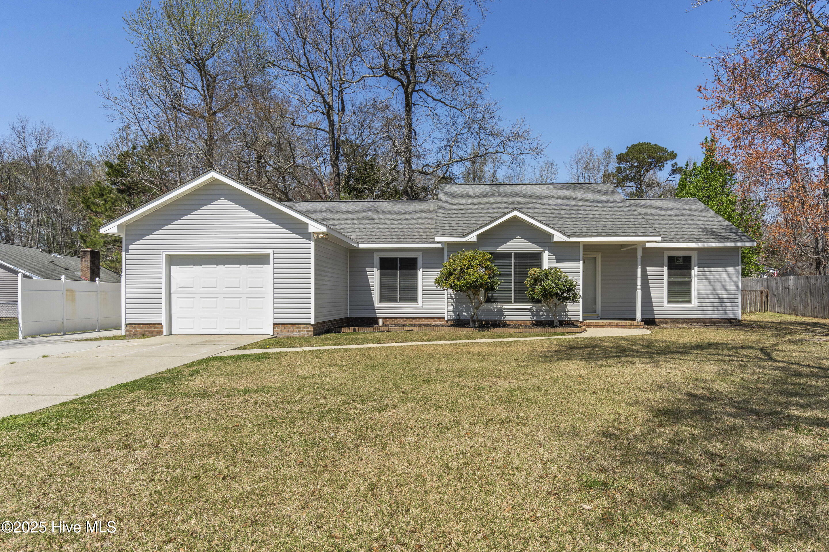 284 Raintree Road Property Photo 1