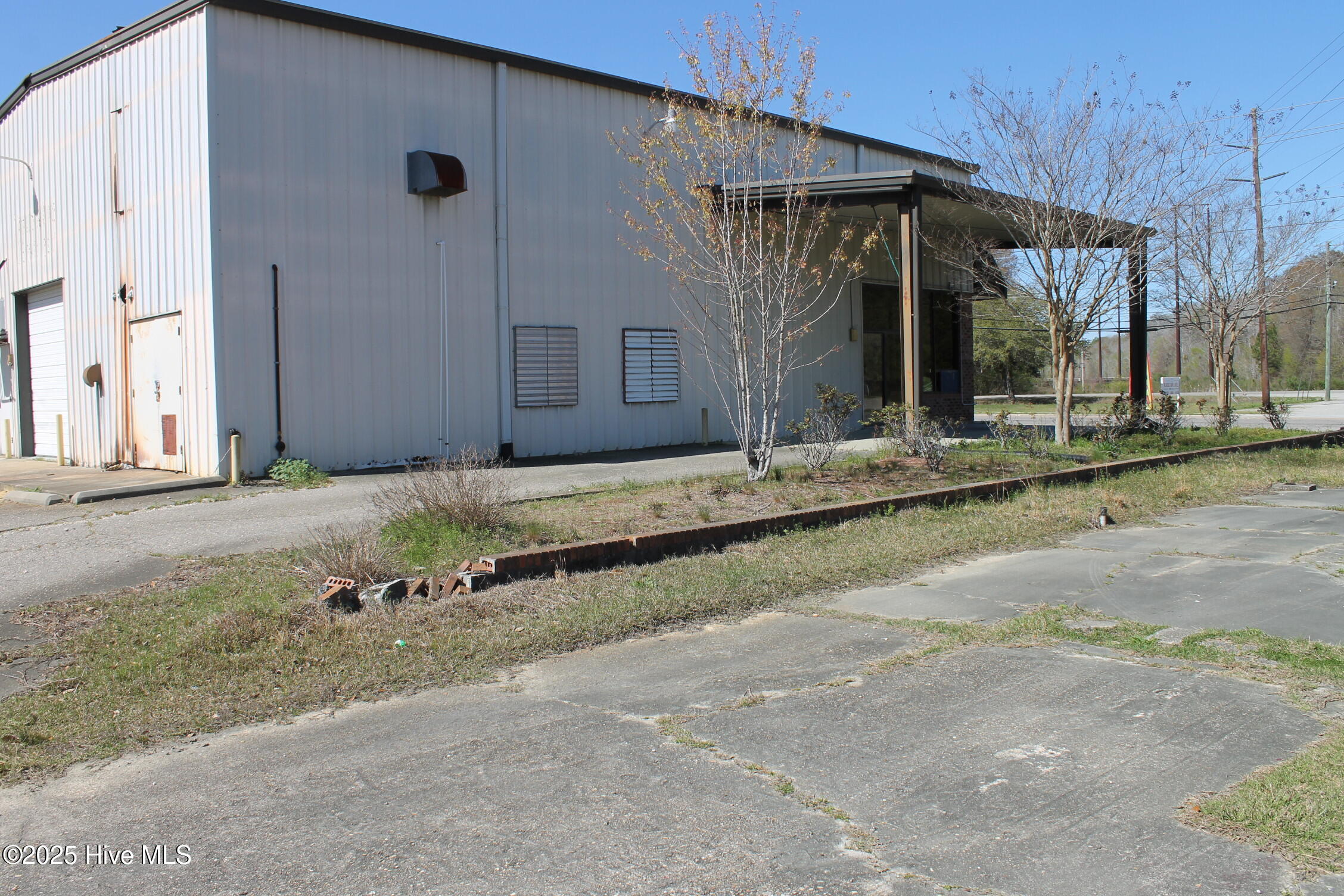 1041 S Madison Street Property Photo 8