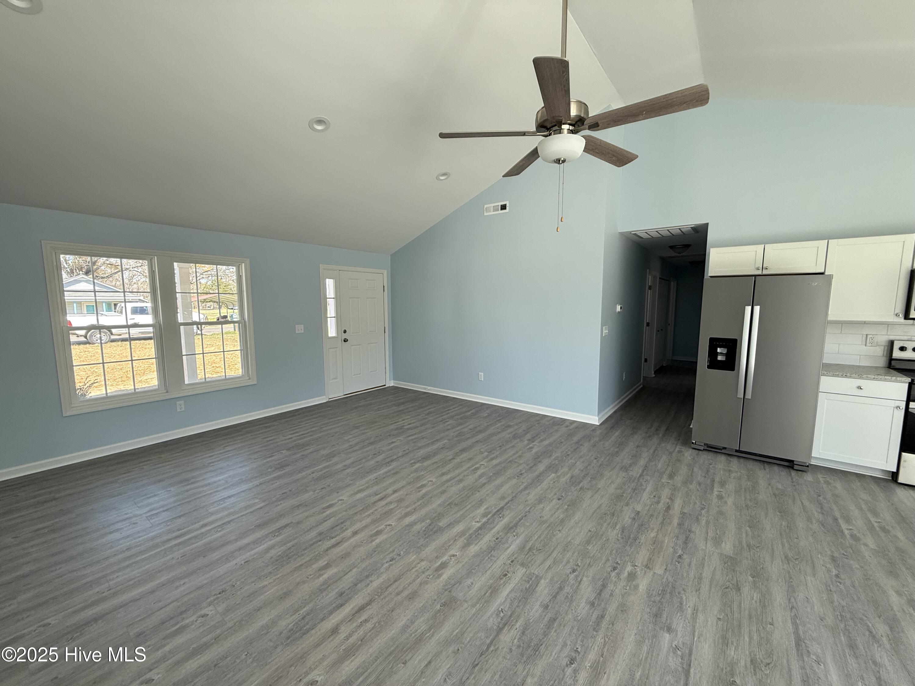 360 Oak Street Property Photo 20