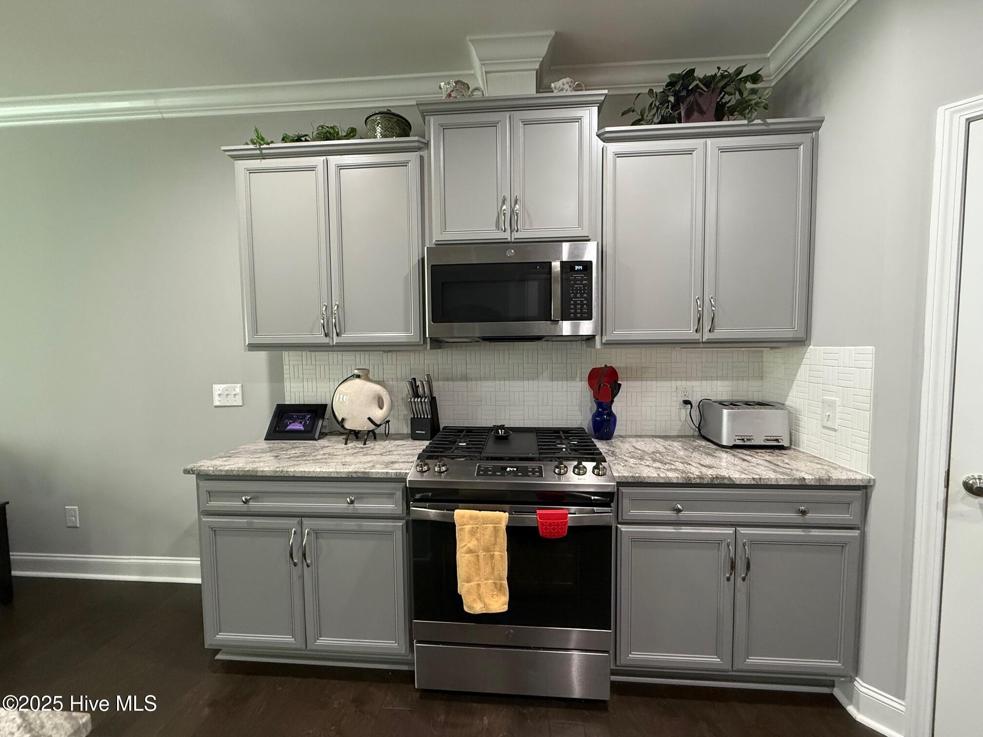 2901 Fernley Court . Property Photo 5